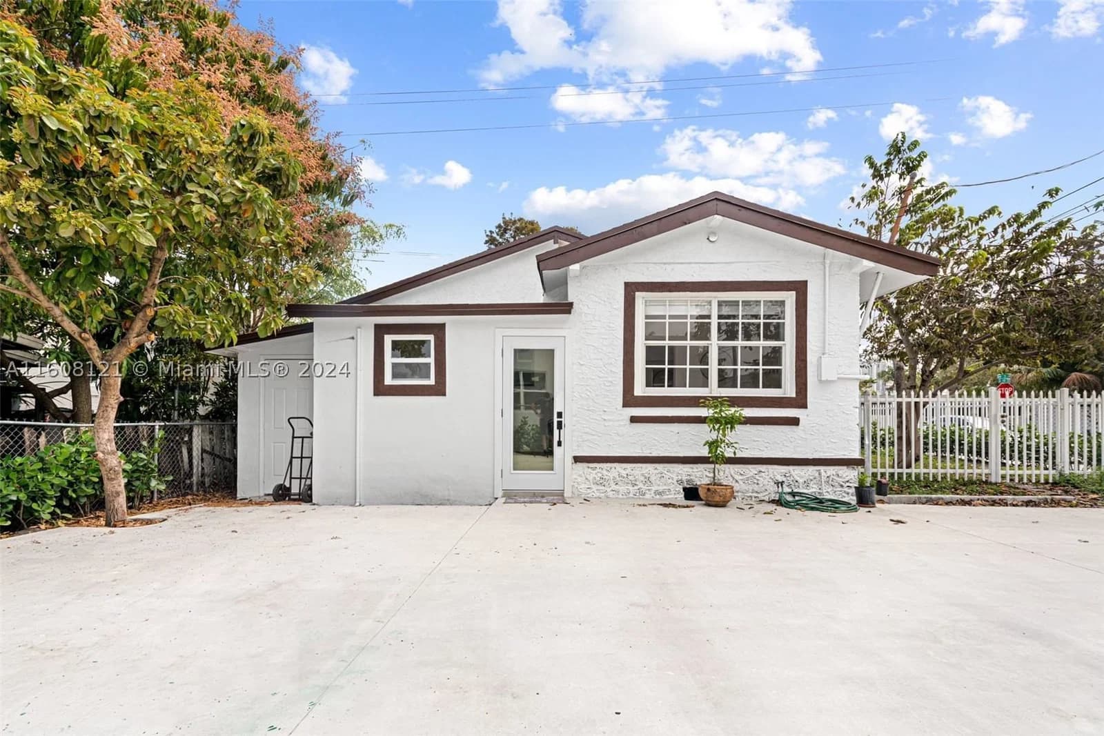 3+1 Müstakil ev — 3902 3rd Ave, Miami, FL 33127