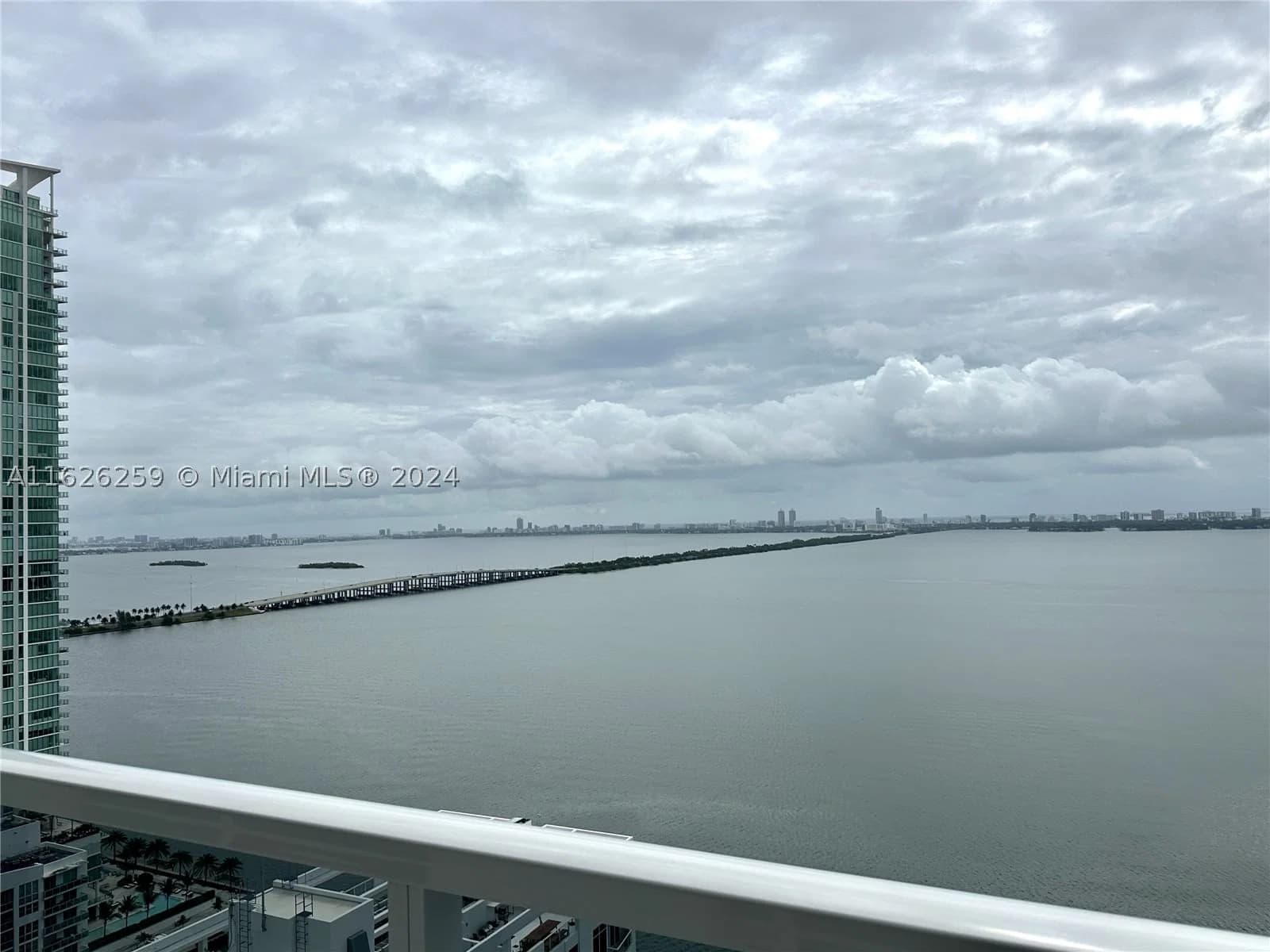 3-bedroom Condo — 600 27th St #2302, Miami, FL 33137