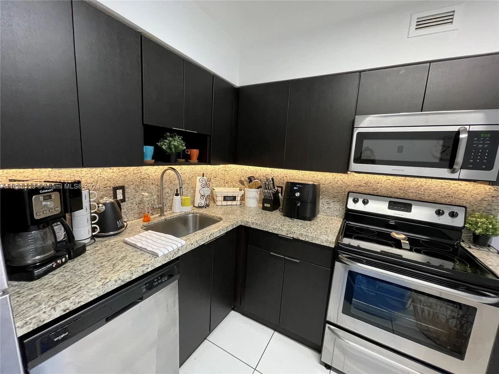 2+1 Condo — 5151 Collins Ave #629, Miami Beach, FL 33140