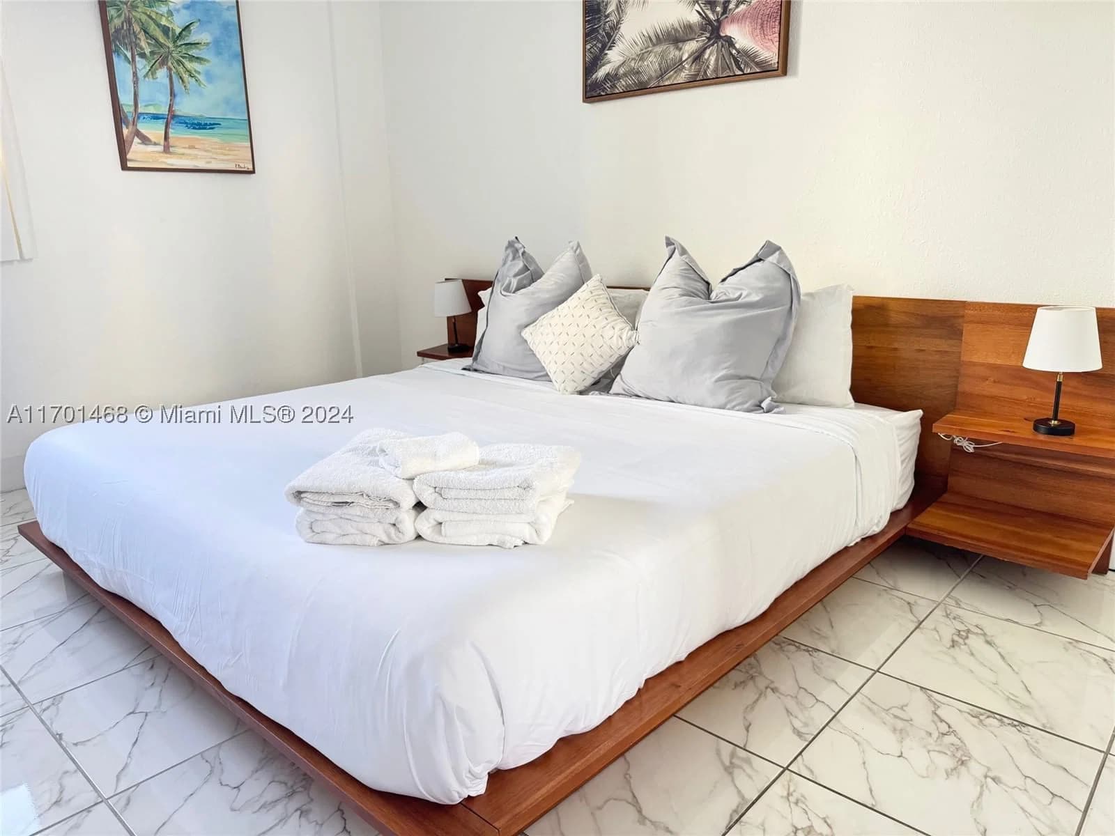 1+1 Condo — 3901 Ocean Dr #3Y, Hollywood, FL 33019