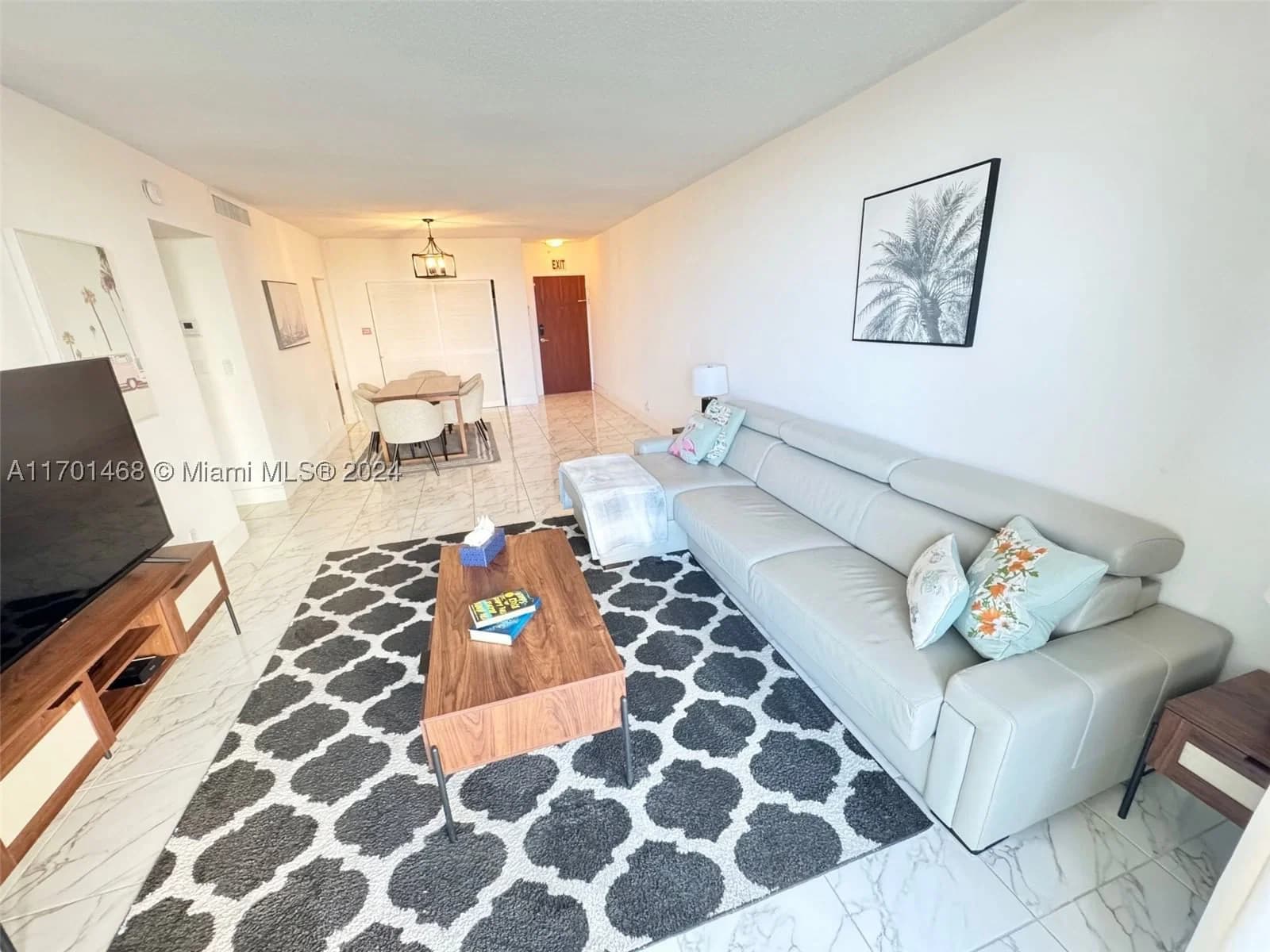 1+1 Condo — 3901 Ocean Dr #3Y, Hollywood, FL 33019
