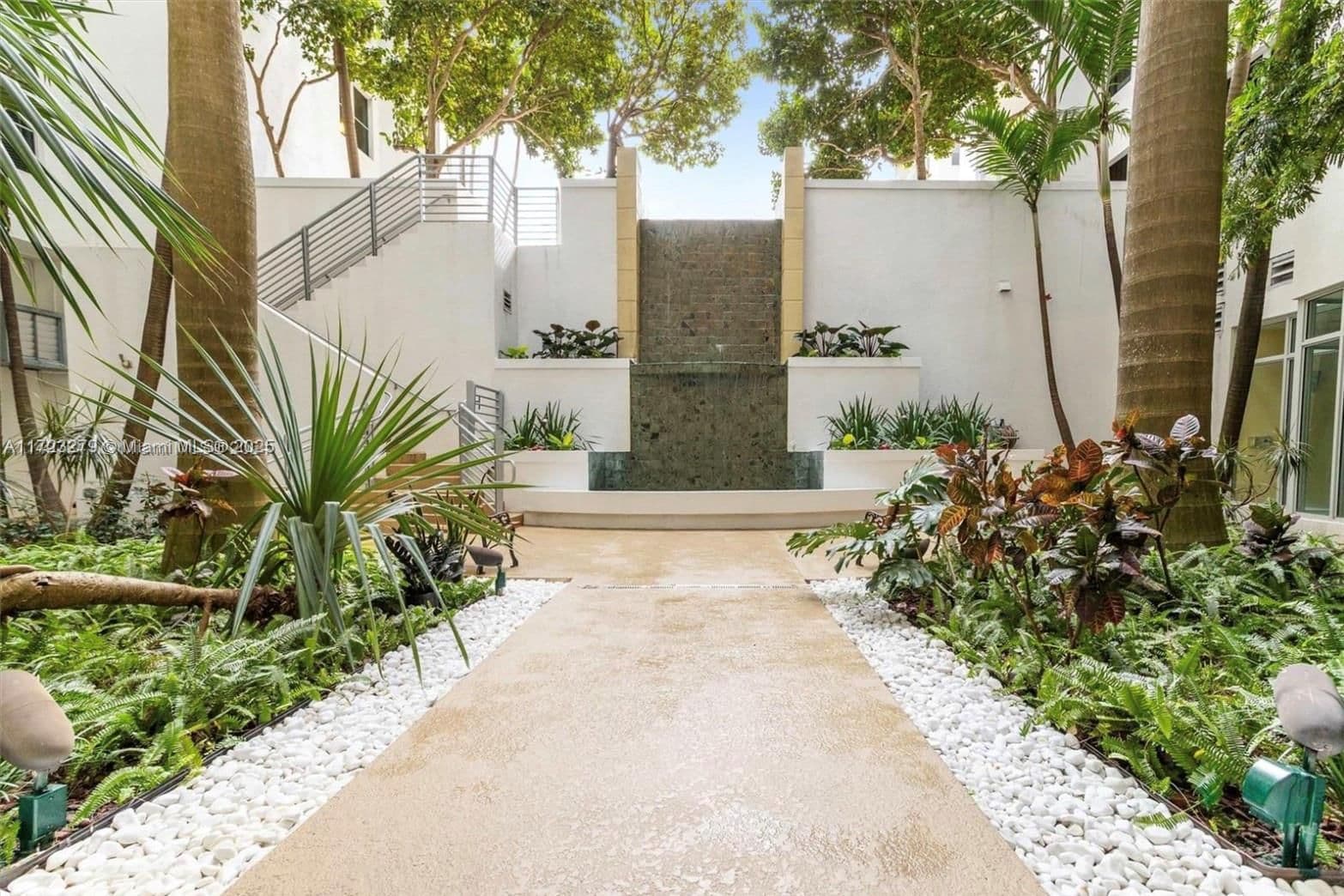 1+1 Condo — 1830 Radius Dr #421, Hollywood, FL 33020