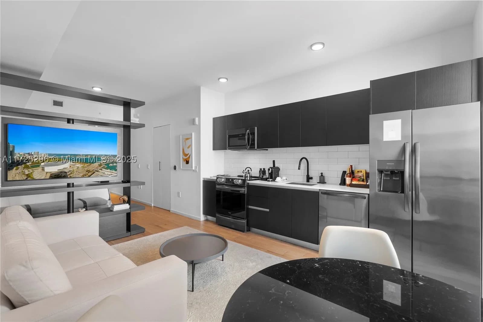 1-bedroom Condo — 398 5th St #3207, Miami, FL 33132