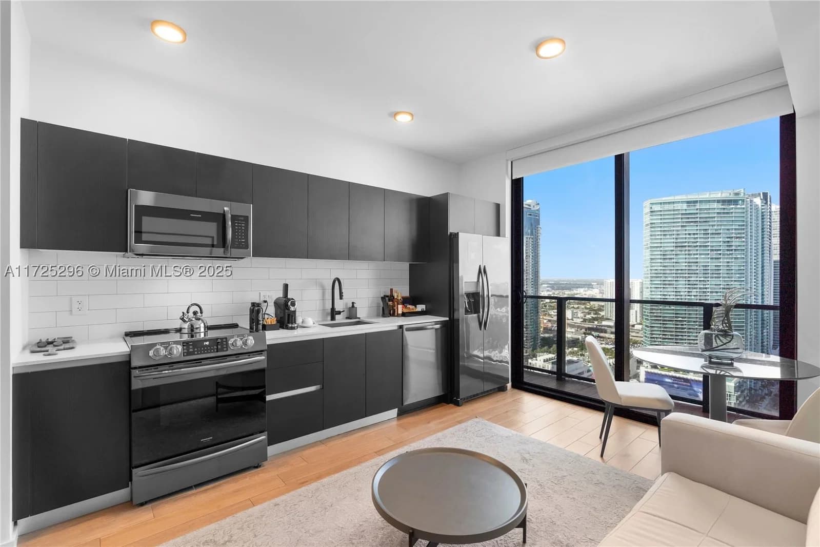 1-bedroom Condo — 398 5th St #3207, Miami, FL 33132