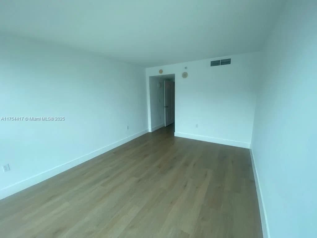 2+1 Condo — 2101 Brickell Ave #1401, Miami, FL 33129