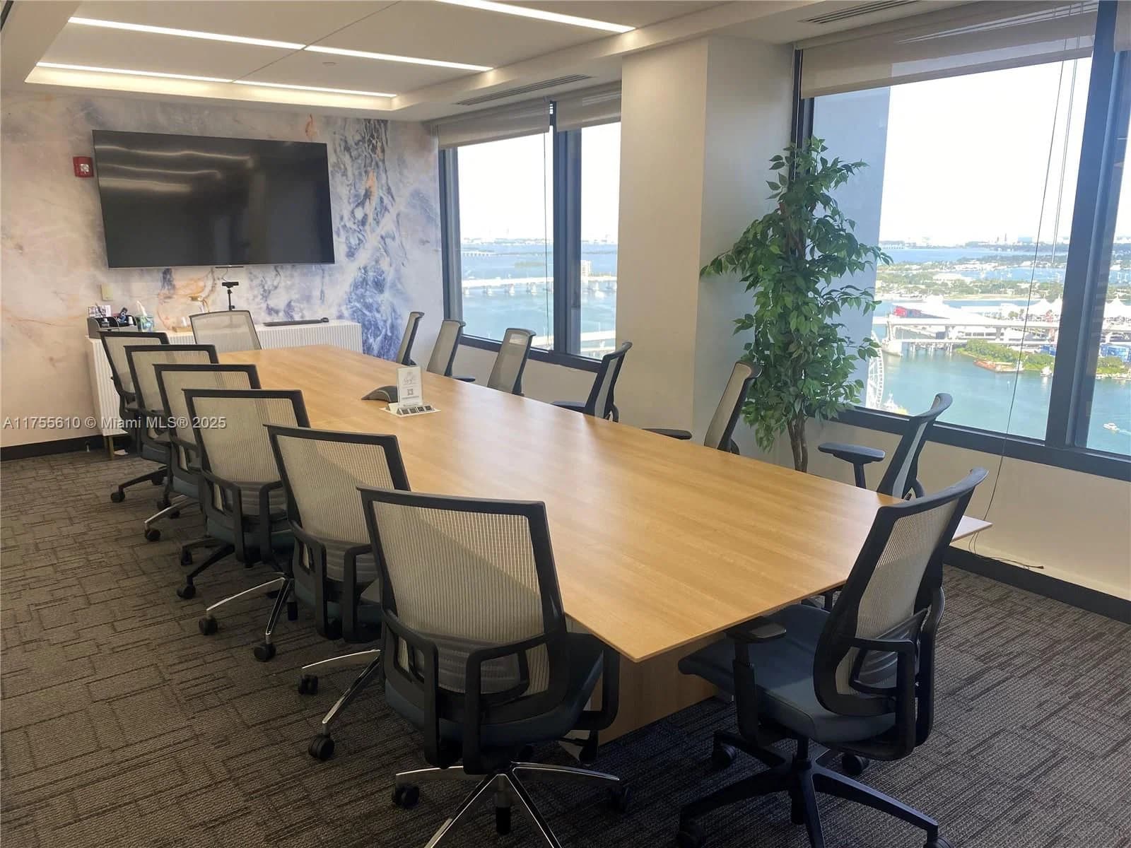 Mülk — 2 Biscayne Blvd #3200, Miami, FL 33131