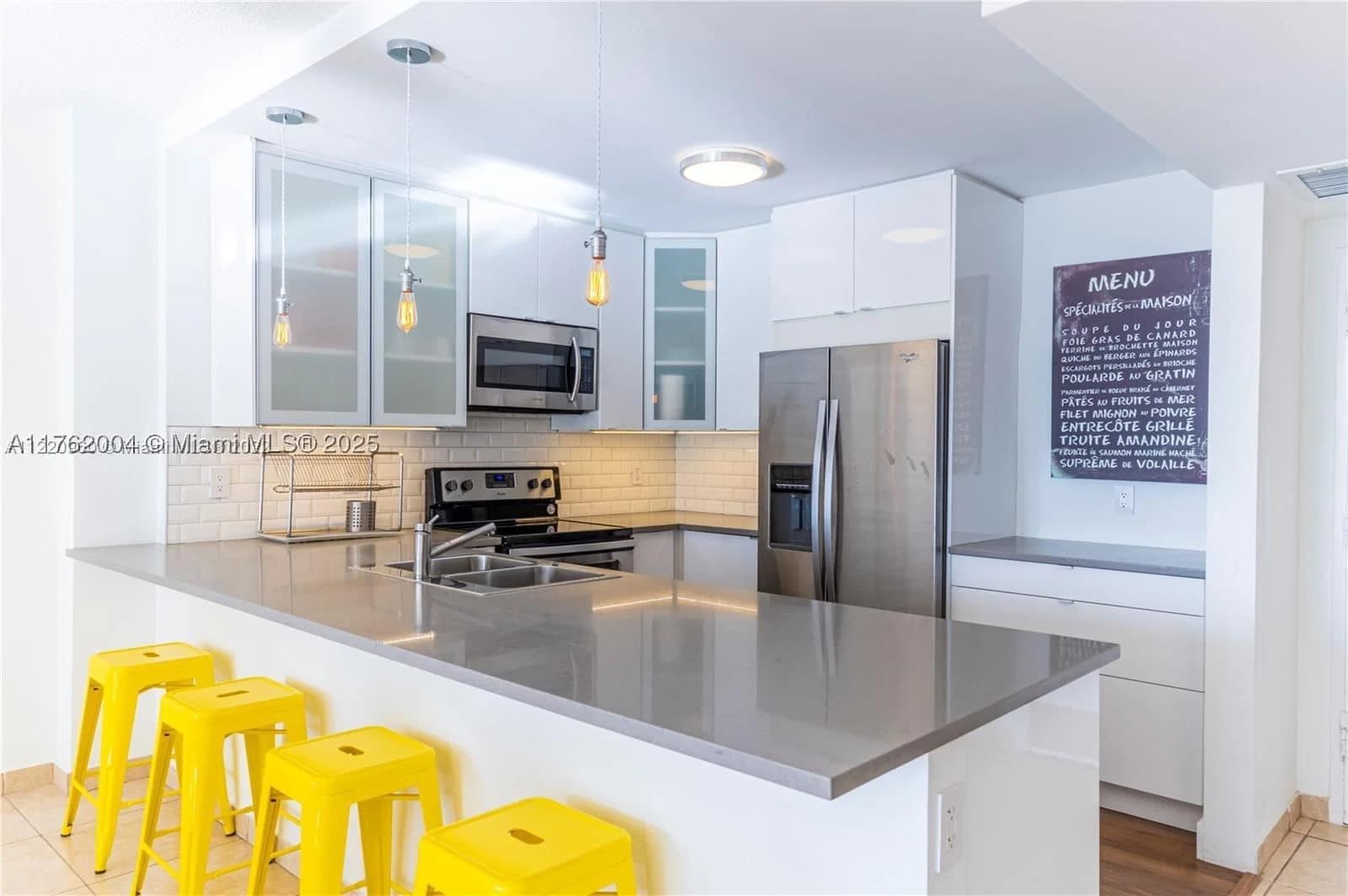 2+1 Condo — Miami Beach, FL 33140