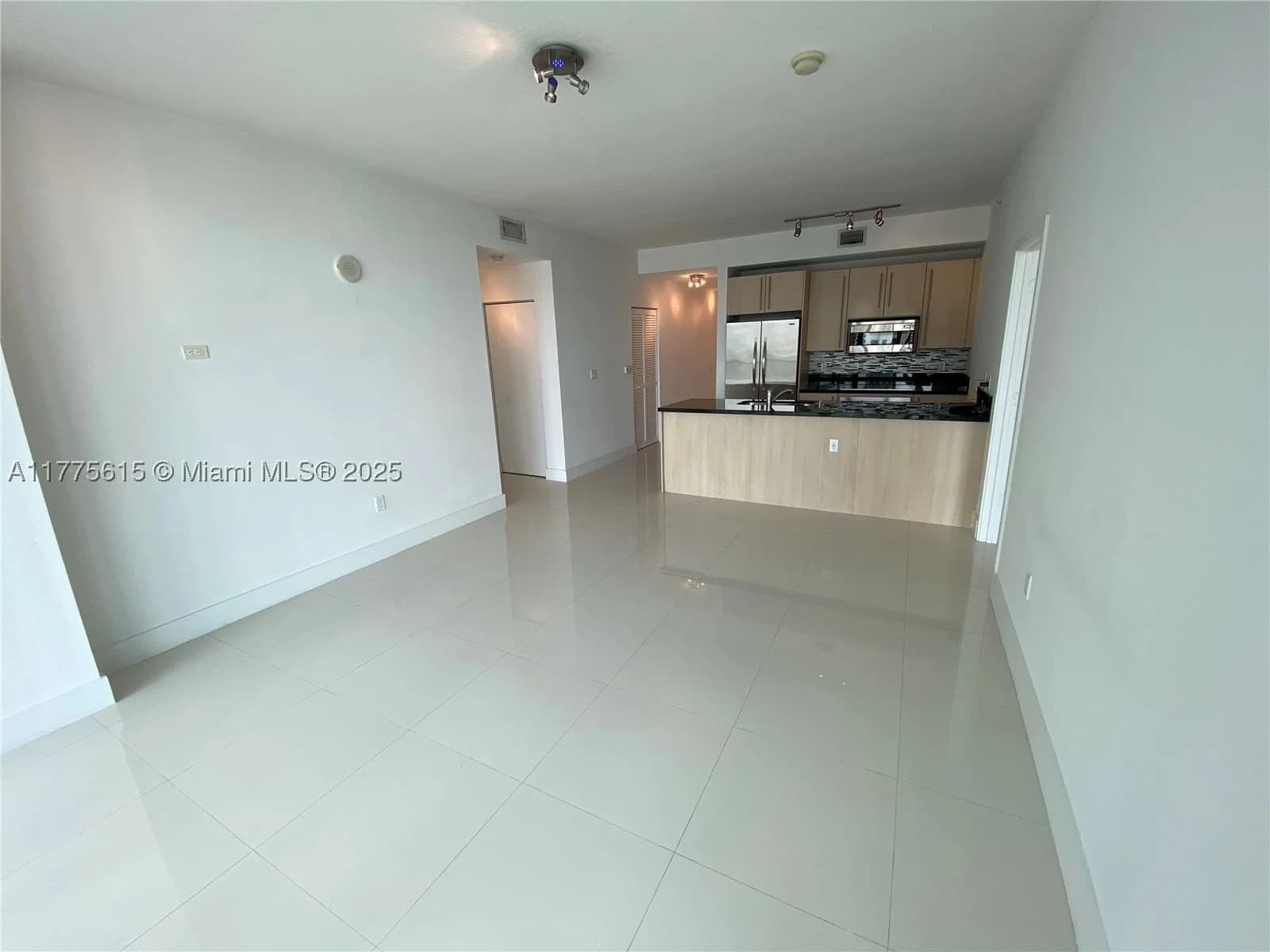 2+1 Condo — 79 12 ST #3810-S, Miami, FL 33130