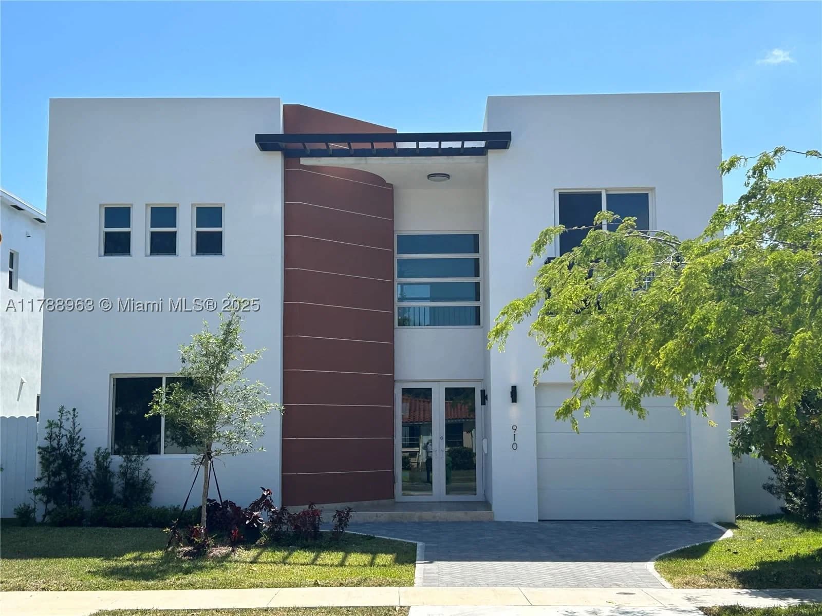4+1 Müstakil ev — 910 24th Rd, Miami, FL 33129