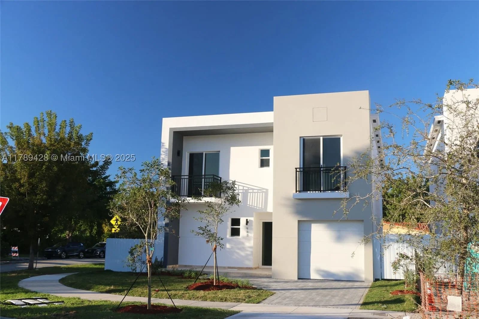 4+1 Müstakil ev — 900 24th Rd, Miami, FL 33129