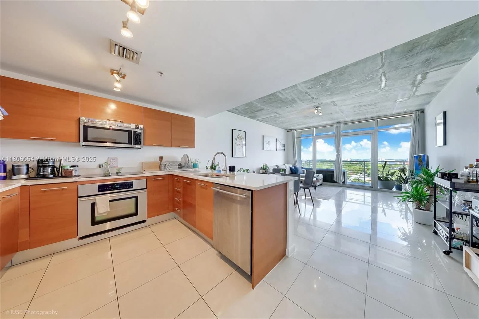 1-bedroom Condo — 3250 1st Ave #1007, Miami, FL 33137