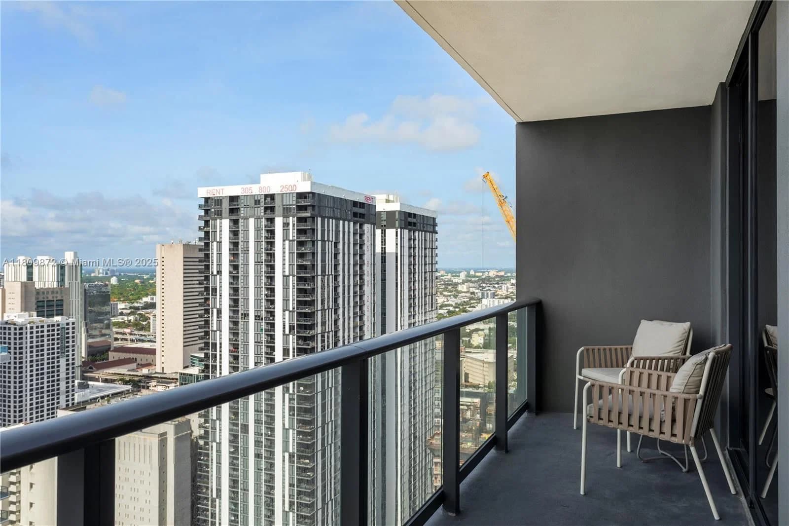 1-bedroom Condo — 601 1st St #3907, Miami, FL 33132