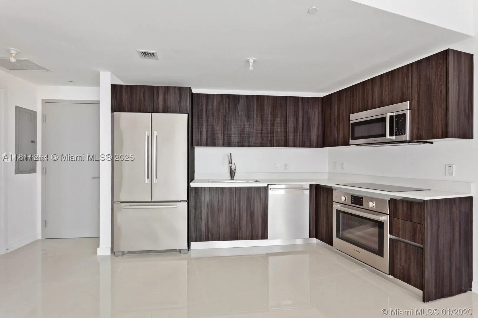 2-bedroom Condo — 488 18th St #501, Miami, FL 33132