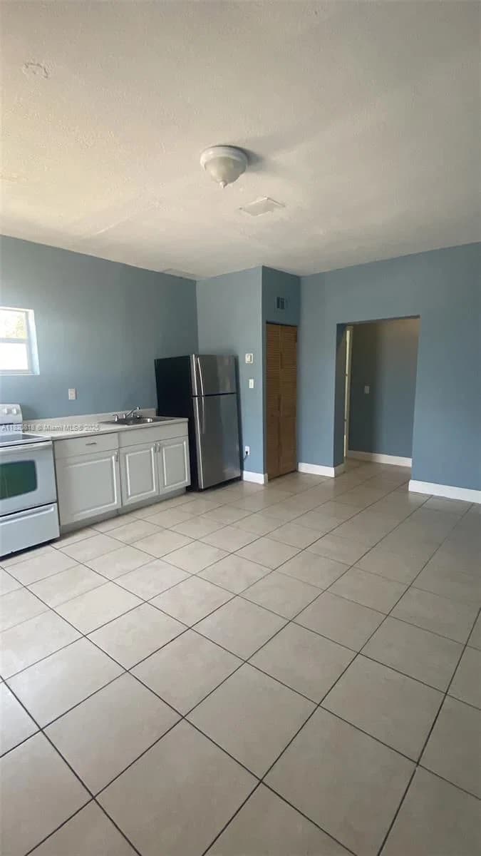 Dubleks — 2014 Funston St, Hollywood, FL 33020