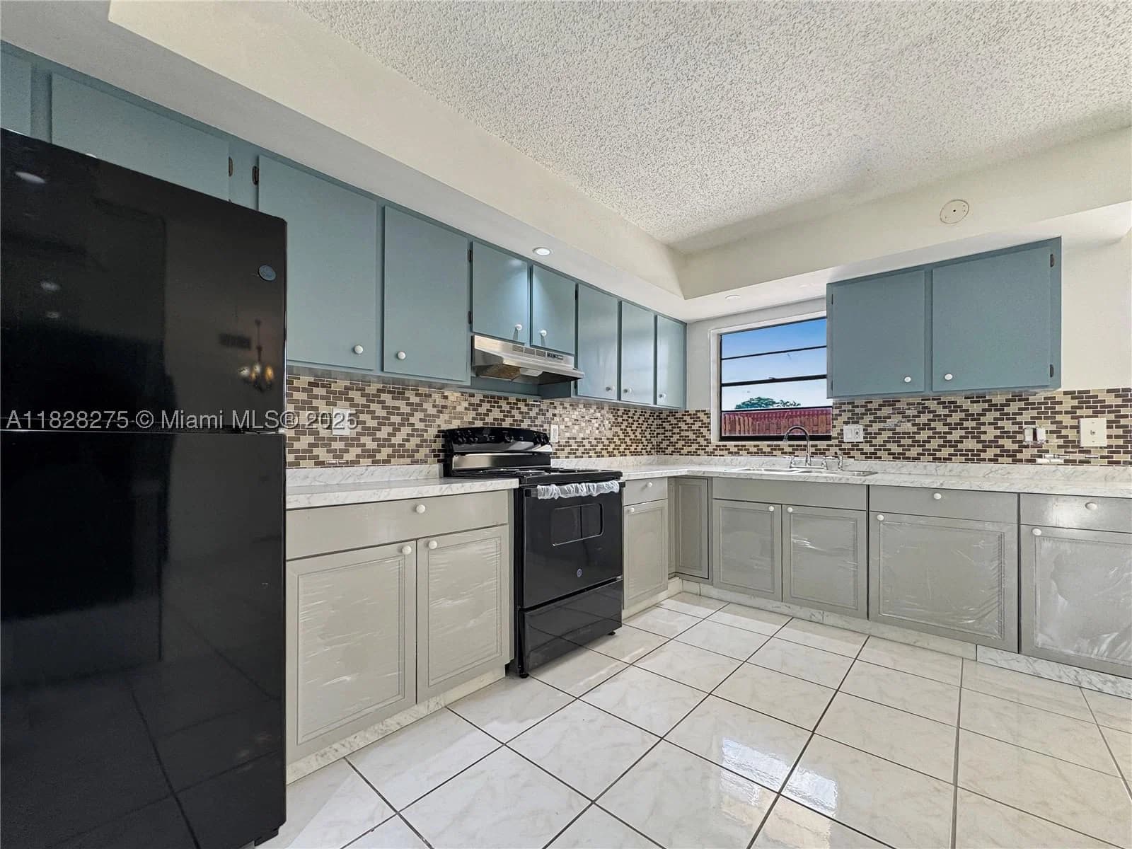 2+1 Condo — 8103 24th St, North Lauderdale, FL 33068