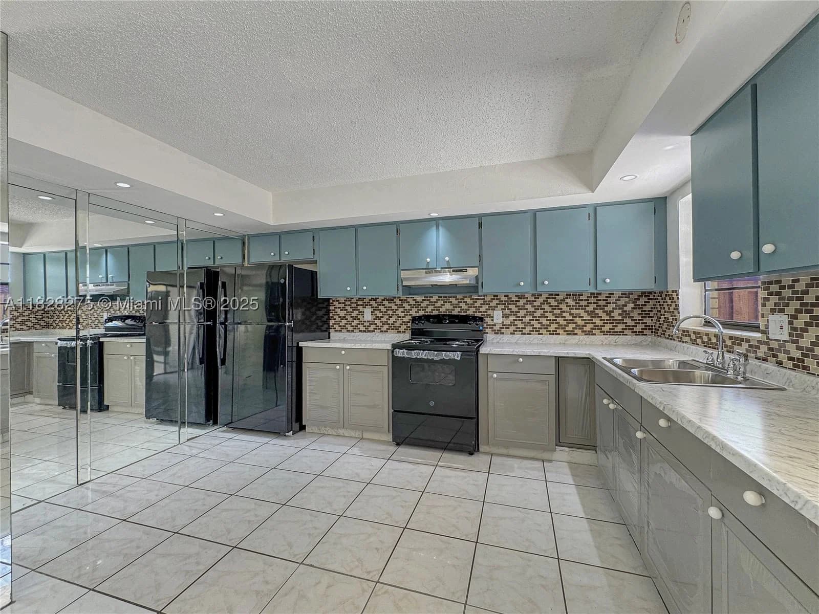 2+1 Condo — 8103 24th St, North Lauderdale, FL 33068