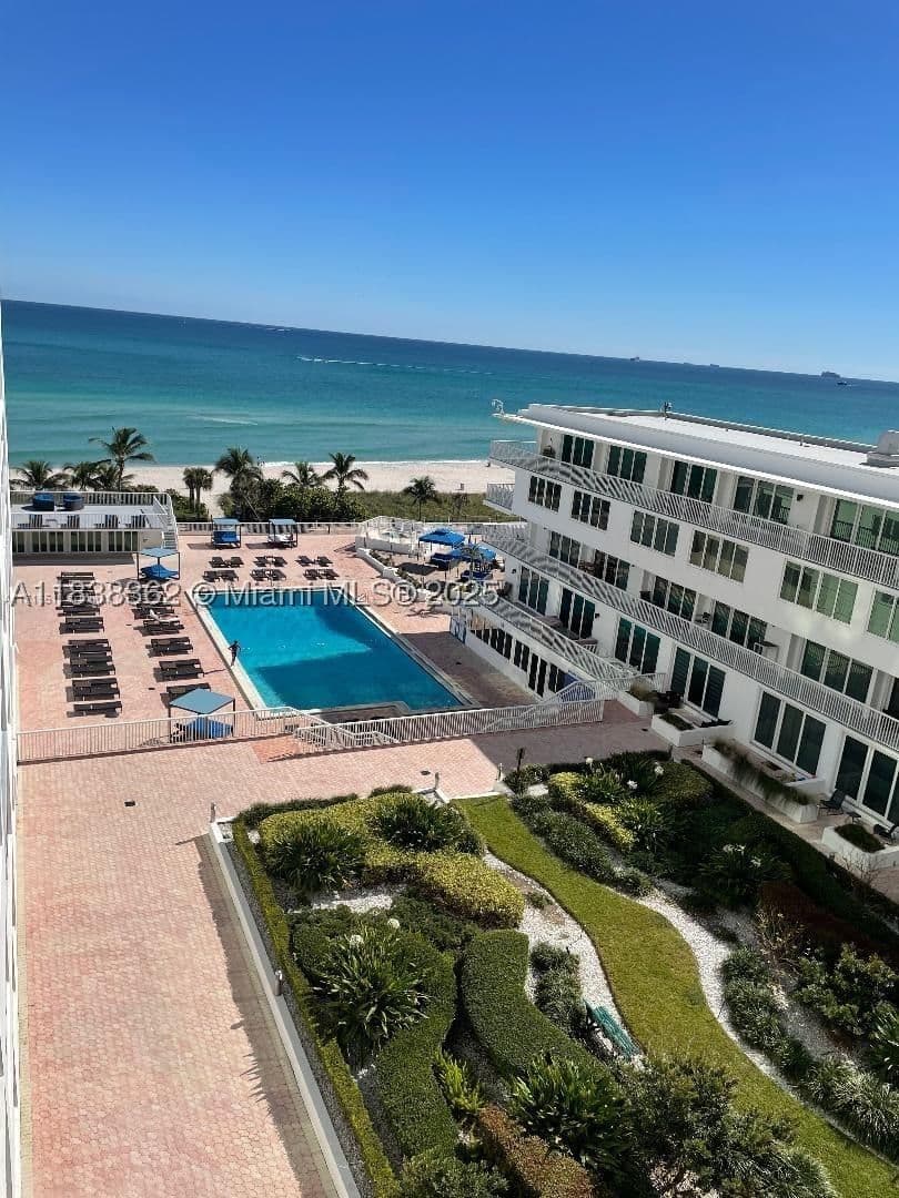 2-bedroom Condo — 5401 Collins Ave #514, Miami Beach, FL 33140