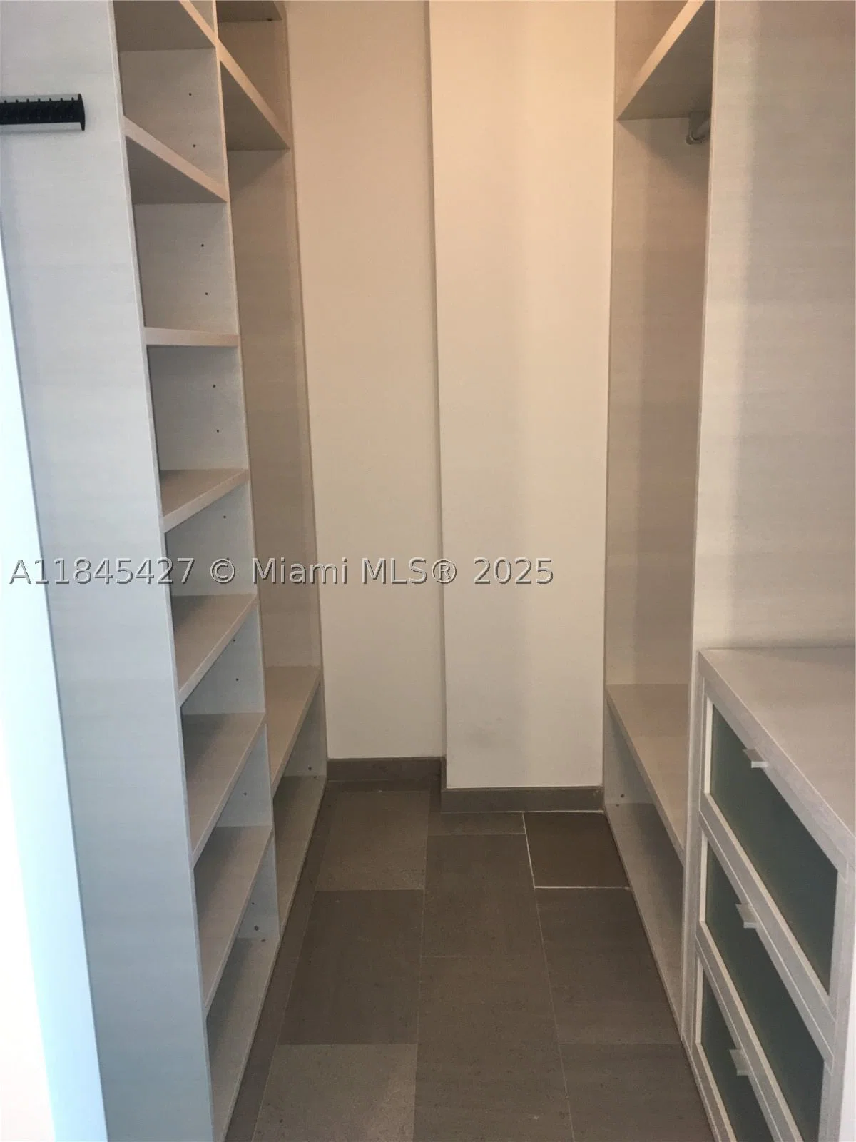2+1 Condo — 88 7th St #2305, Miami, FL 33130