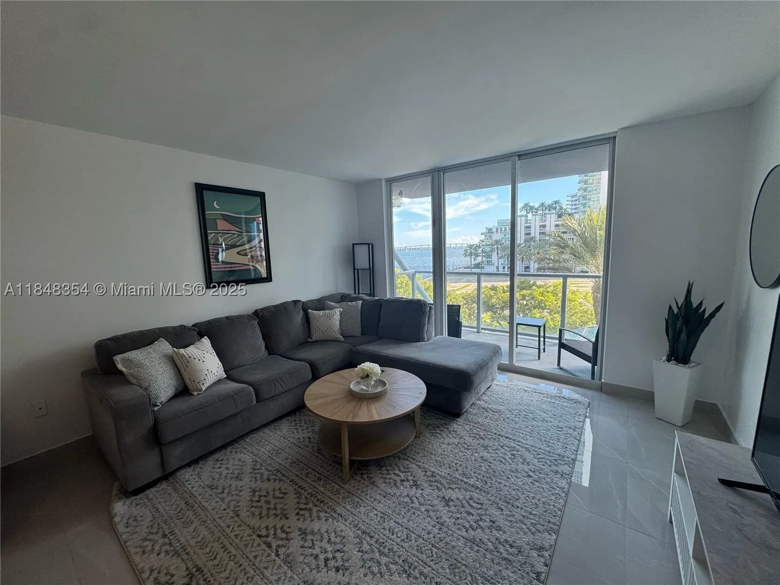 1-bedroom Apartment — 1155 Brickell Bay Dr #307, Miami, FL 33131