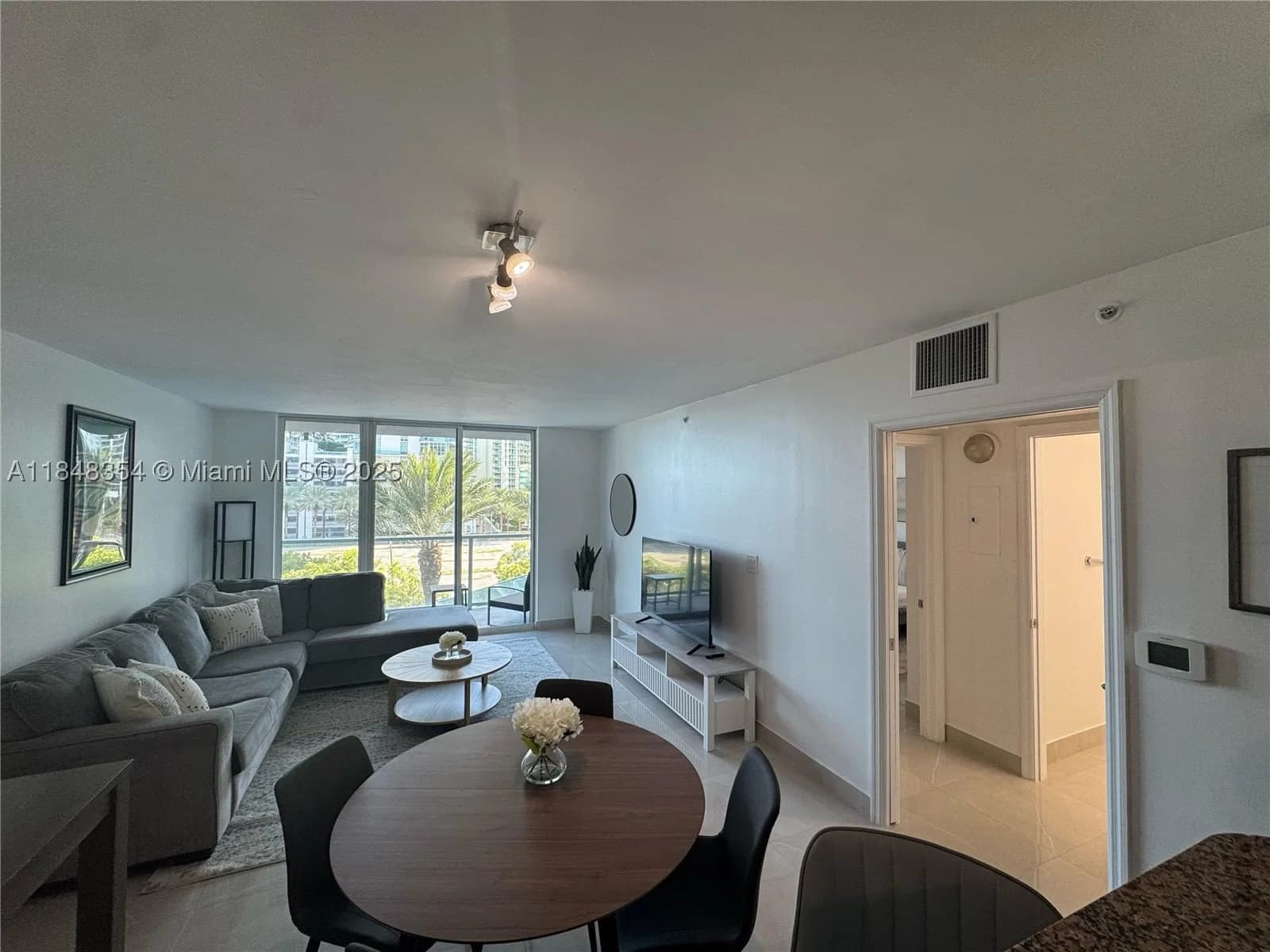 1-bedroom Apartment — 1155 Brickell Bay Dr #307, Miami, FL 33131
