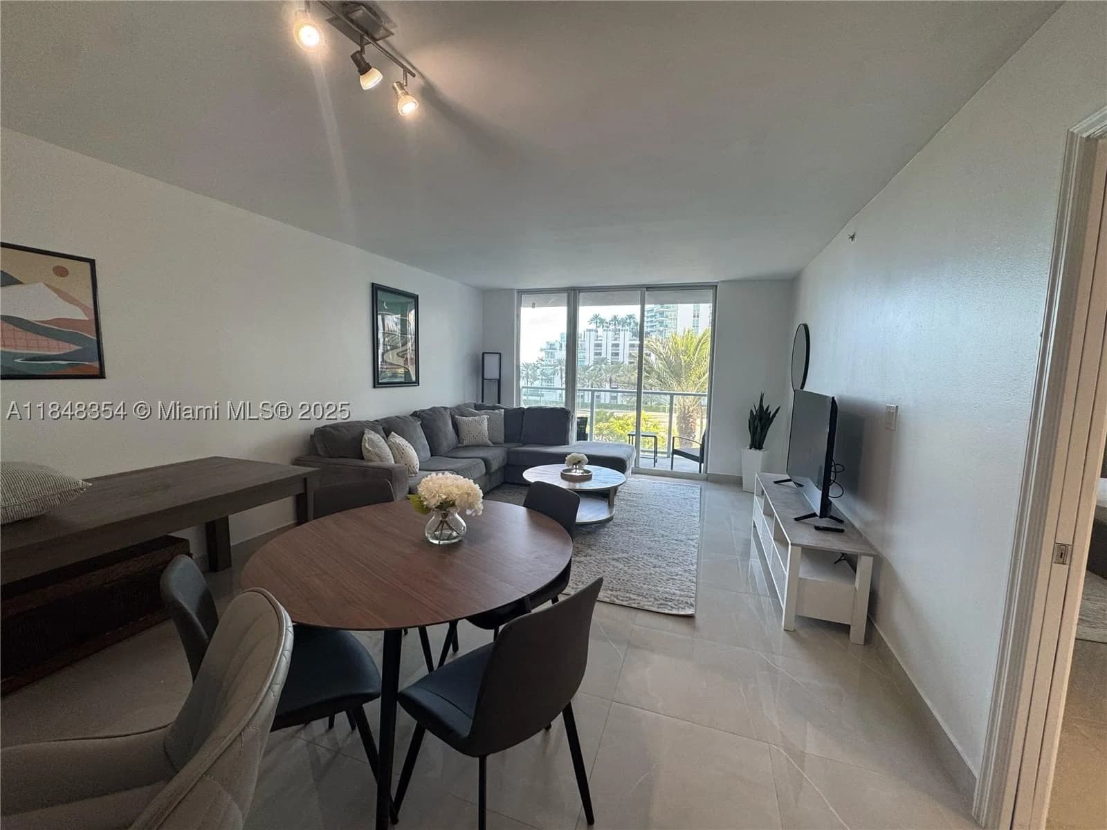 1-bedroom Apartment — 1155 Brickell Bay Dr #307, Miami, FL 33131