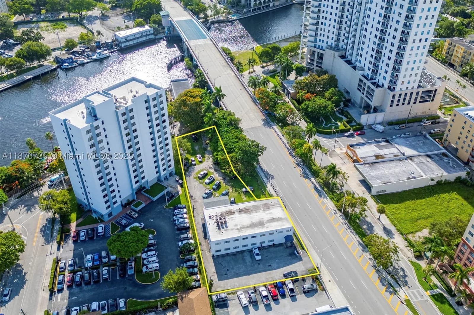 Mülk — 529 Flagler St, Miami, FL 33130