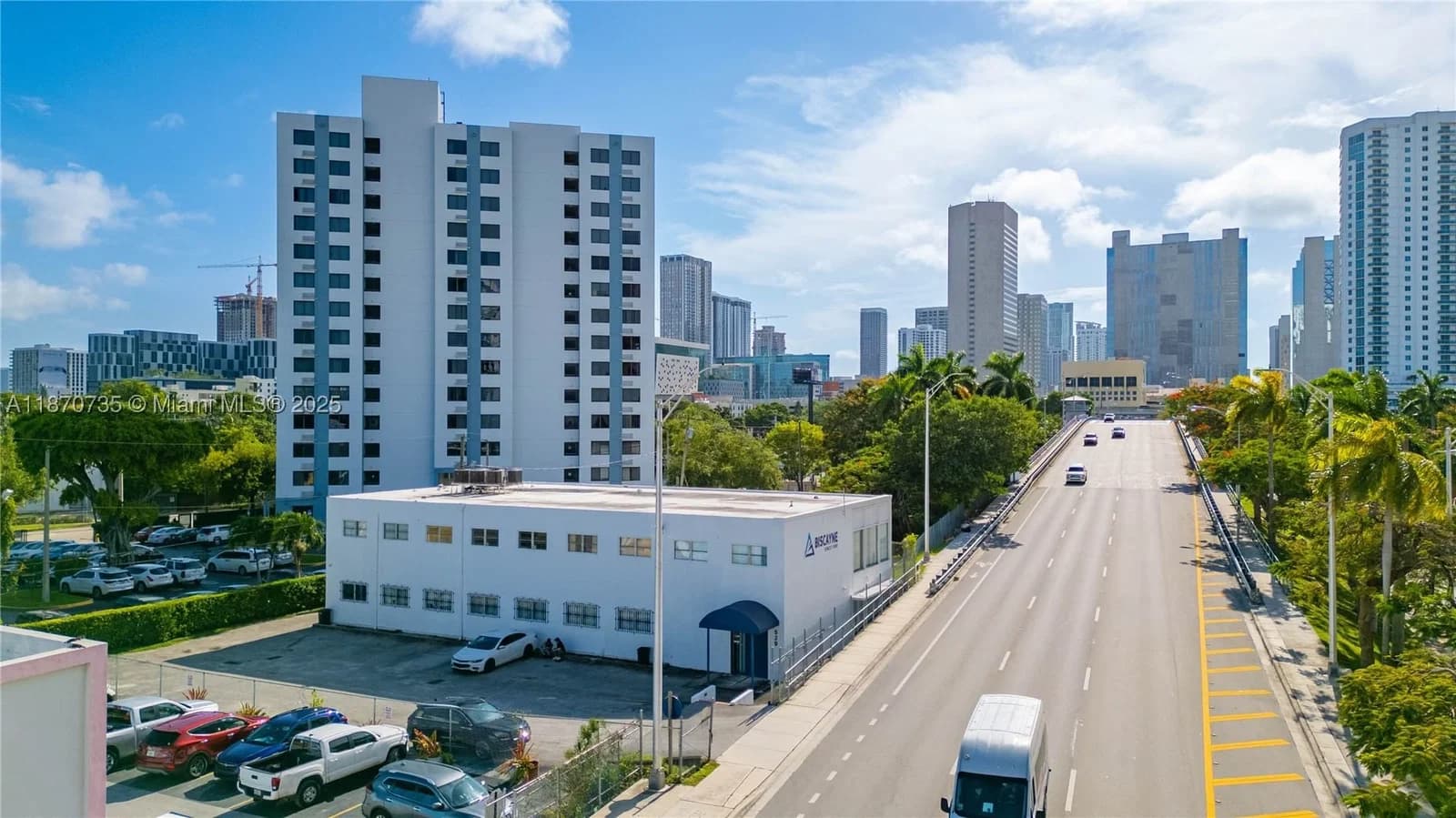 Mülk — 529 Flagler St, Miami, FL 33130