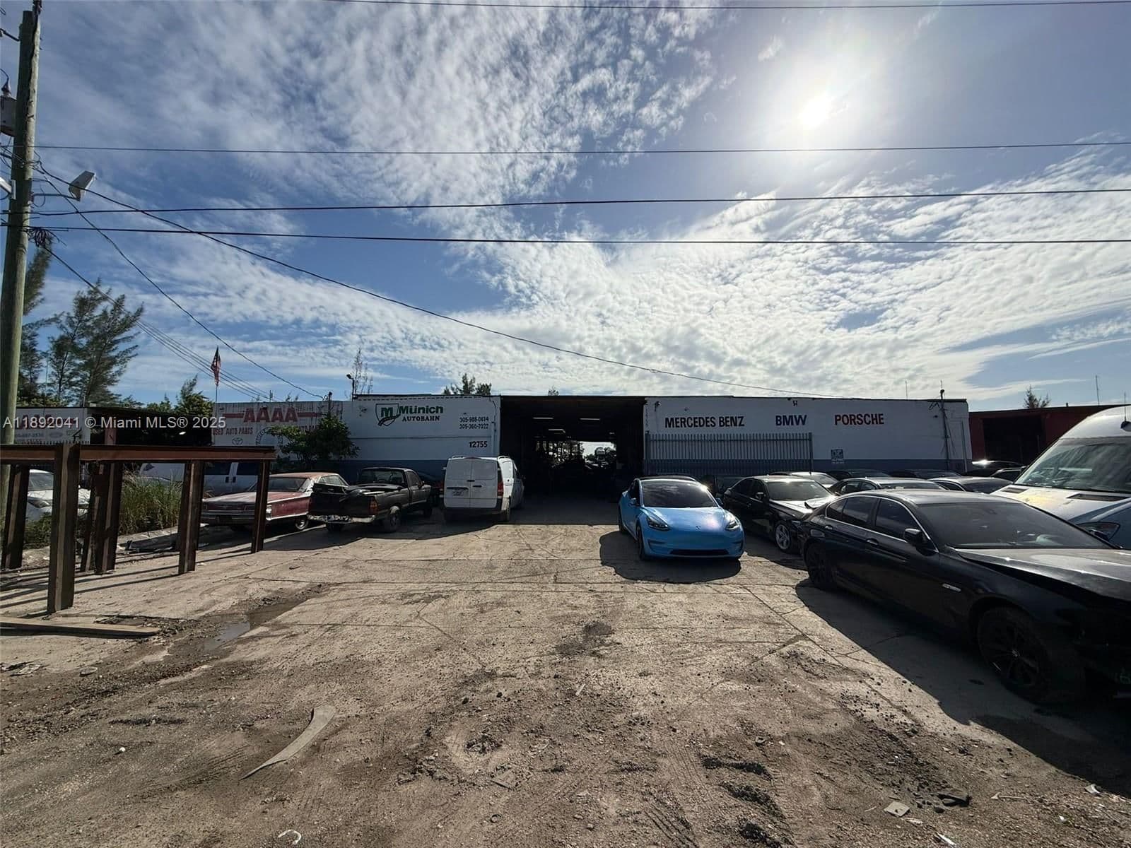Mülk — Opa Locka, FL 33054