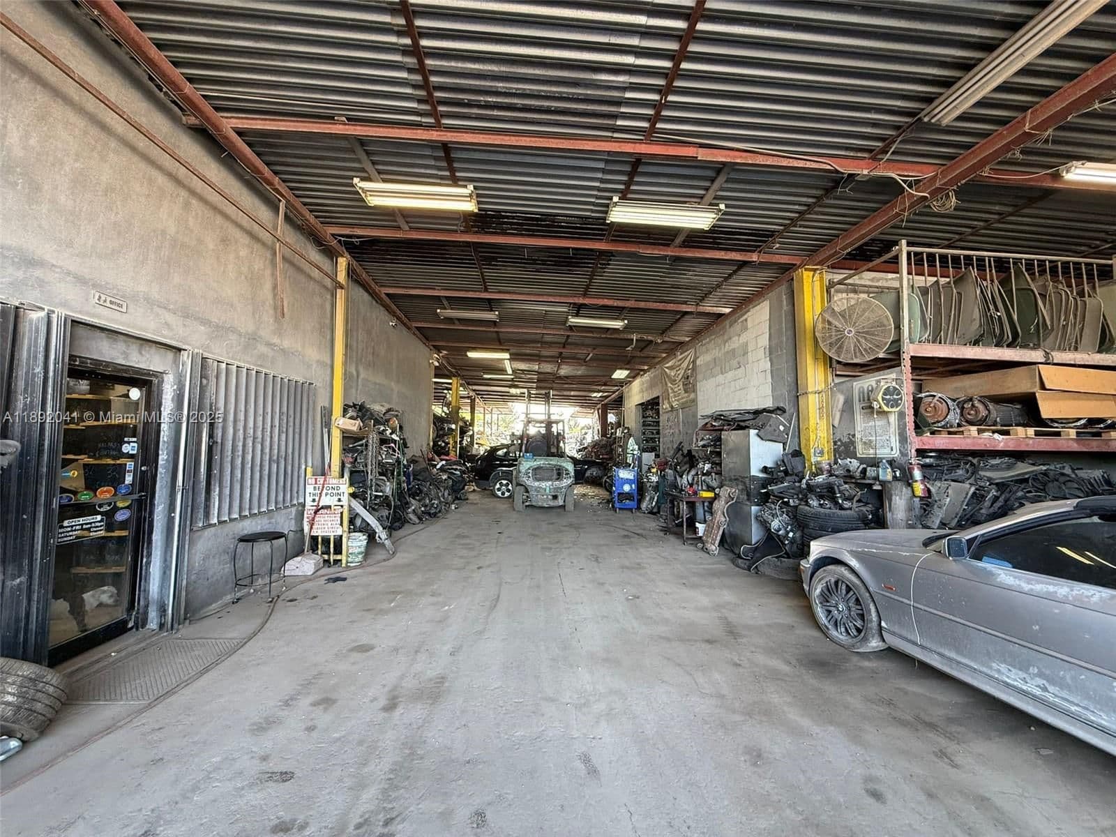 Mülk — Opa Locka, FL 33054