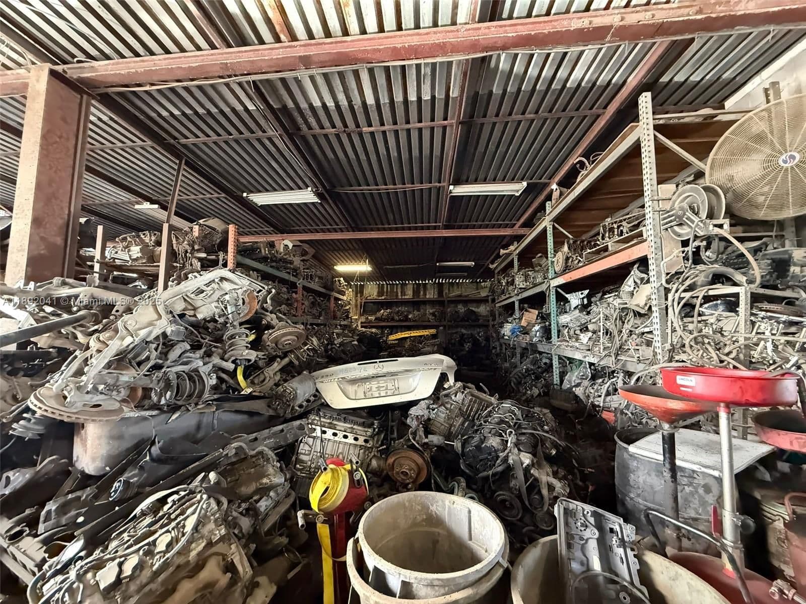 Mülk — Opa Locka, FL 33054