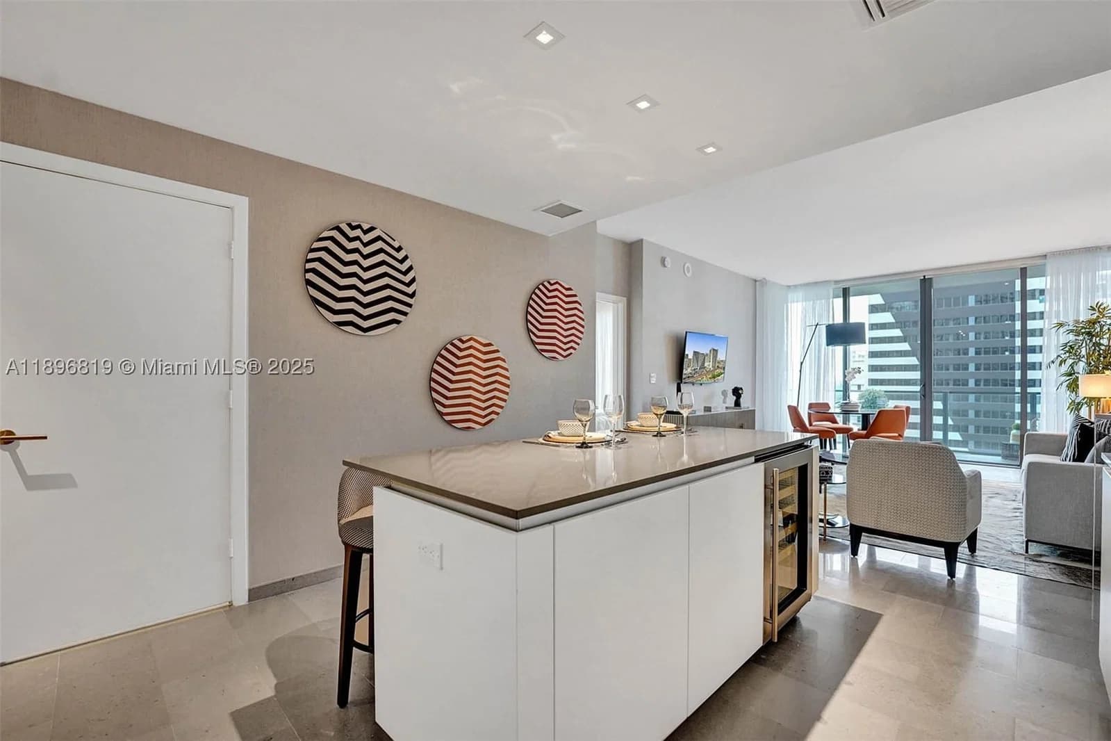1+1 Condo — 88 7th St #1408, Miami, FL 33130