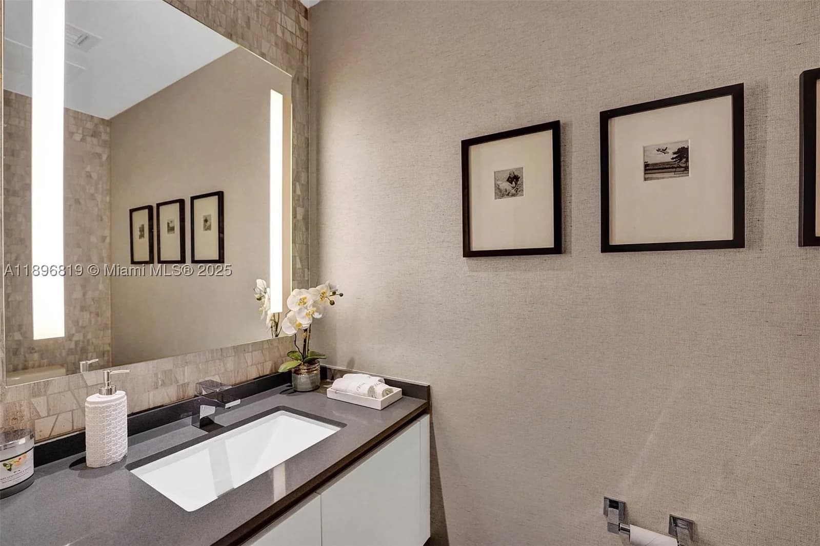 1+1 Condo — 88 7th St #1408, Miami, FL 33130