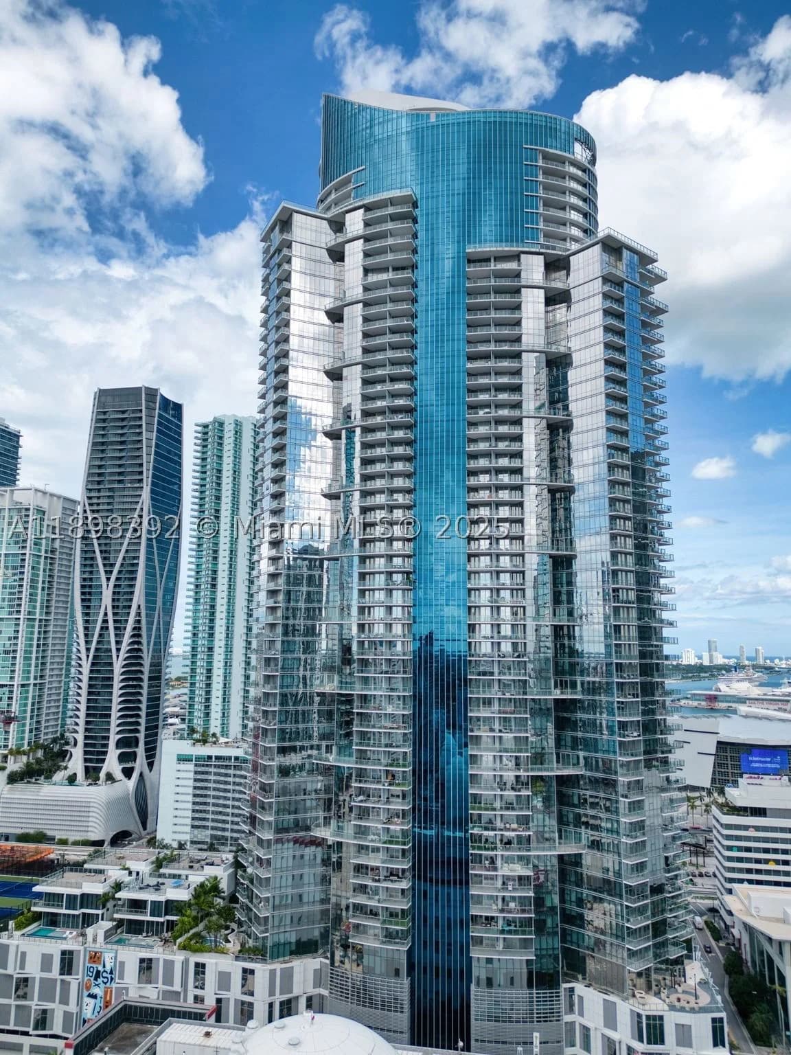 3+1 Condo — 851 1st Ave #4107, Miami, FL 33132