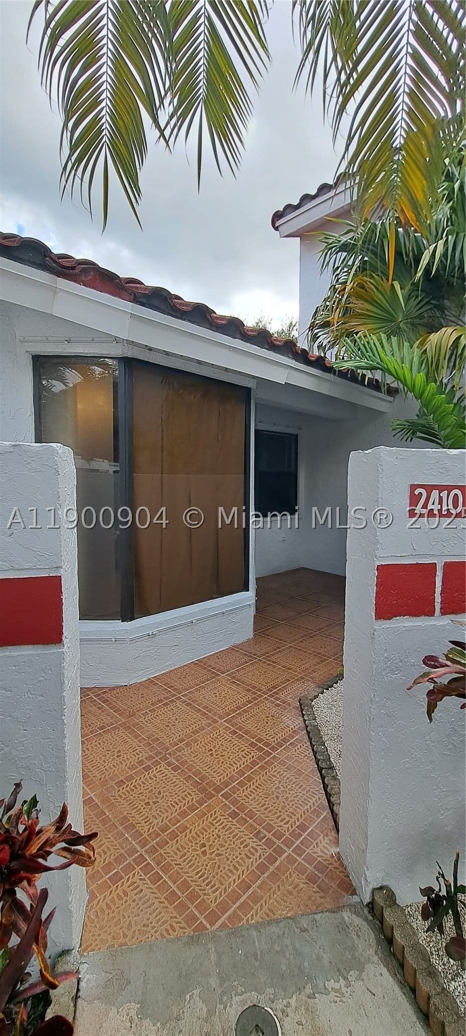 3-bedroom Townhouse — 2410 San Remo Cir, Homestead, FL 33035