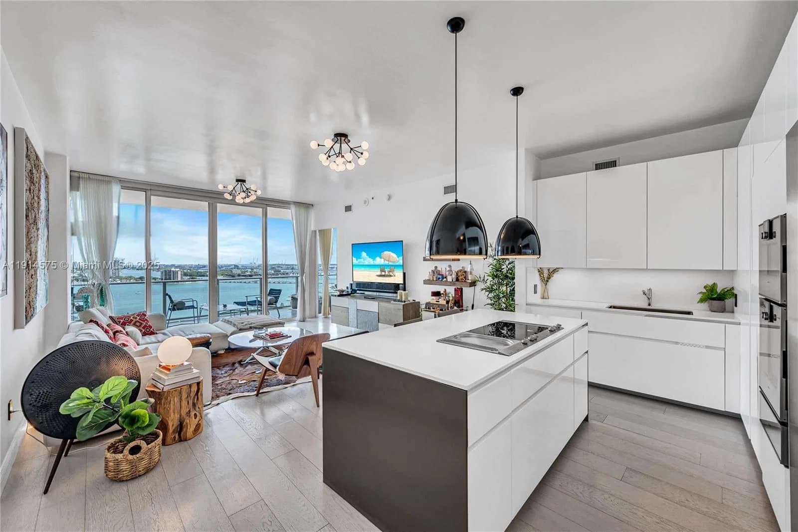 2-bedroom Condo — 2020 Bayshore Dr #1906, Miami, FL 33137