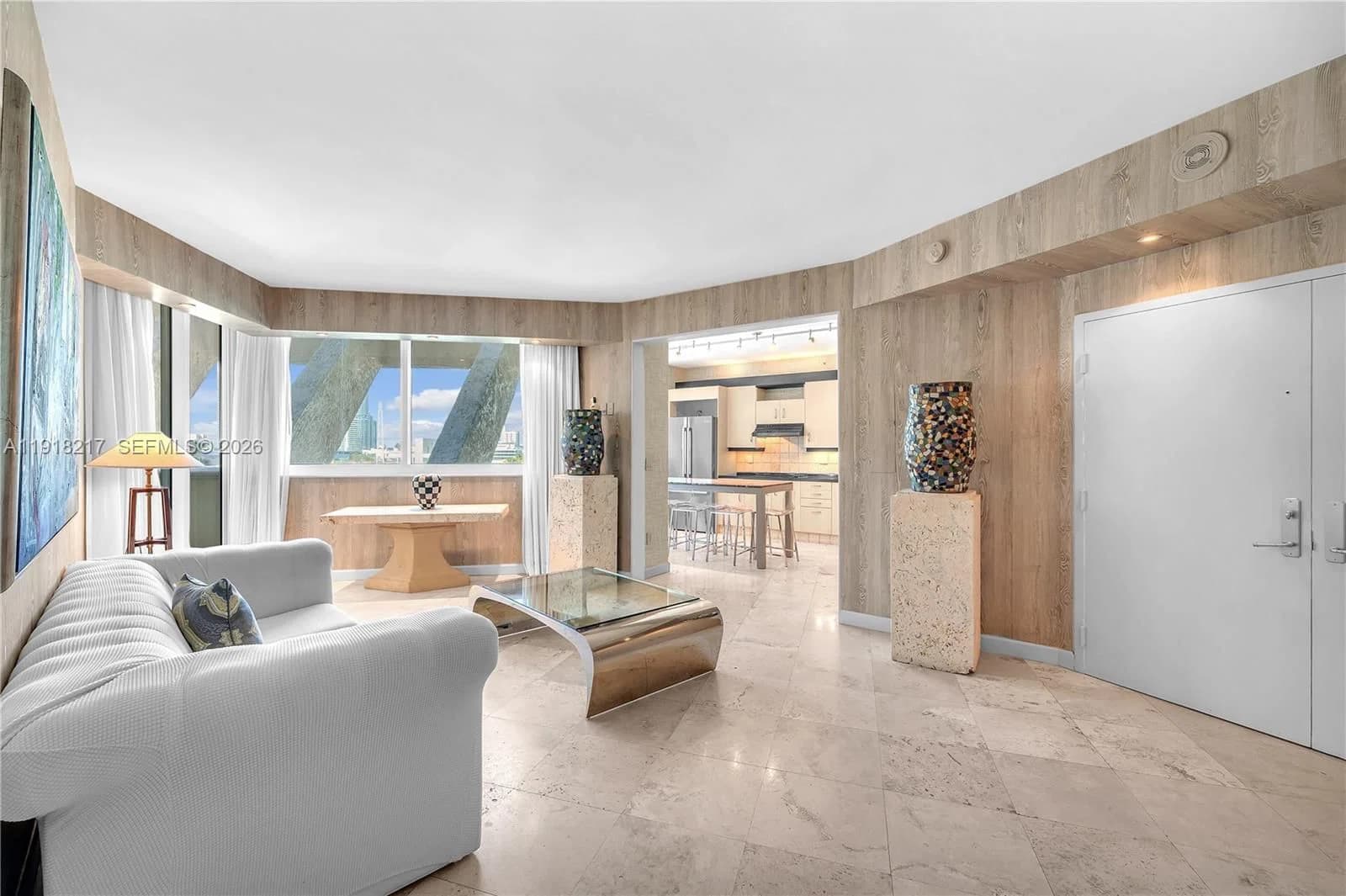 1-bedroom Condo — 300 Pointe Dr #906, Miami Beach, FL 33139