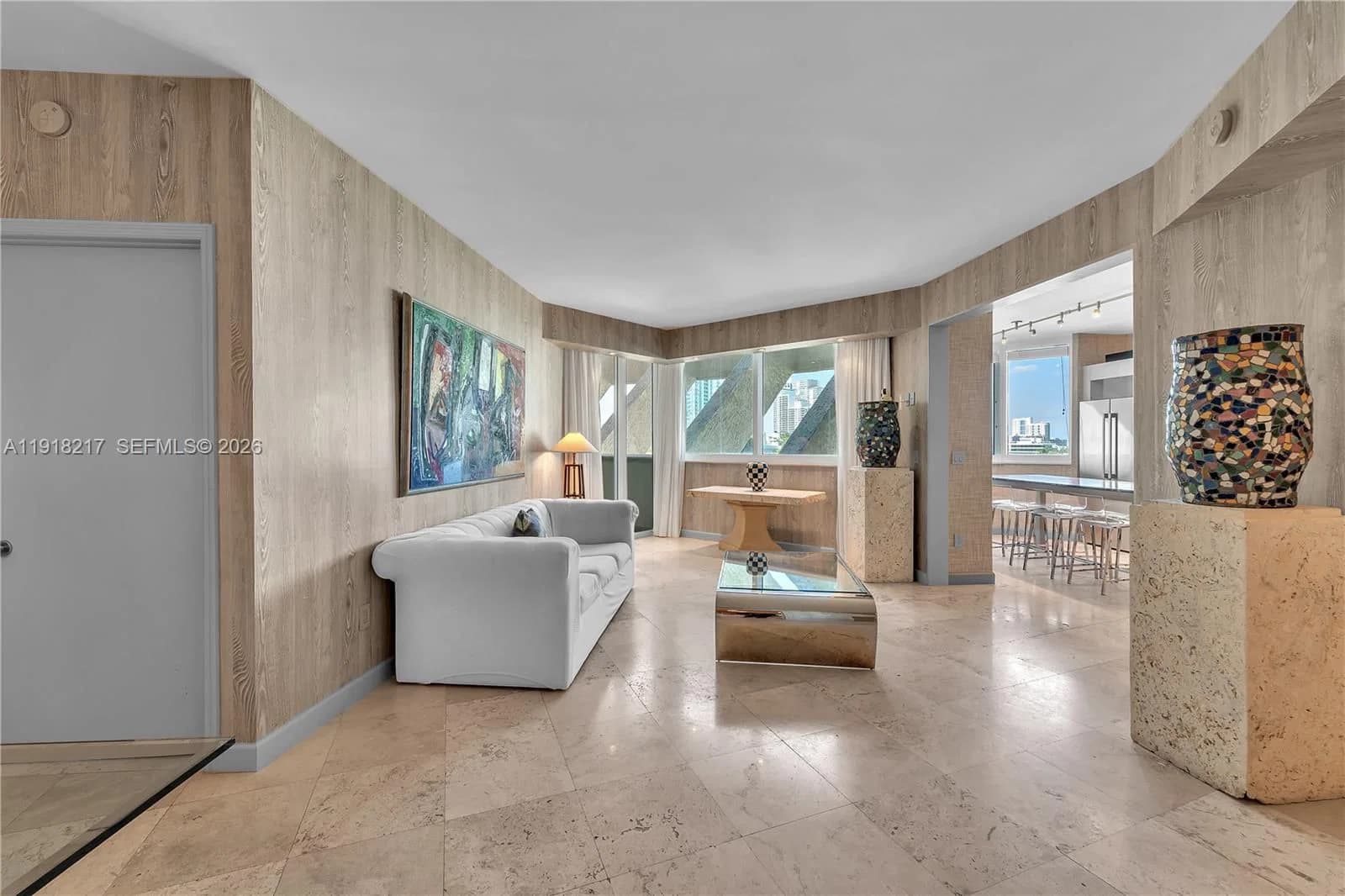 1-bedroom Condo — 300 Pointe Dr #906, Miami Beach, FL 33139