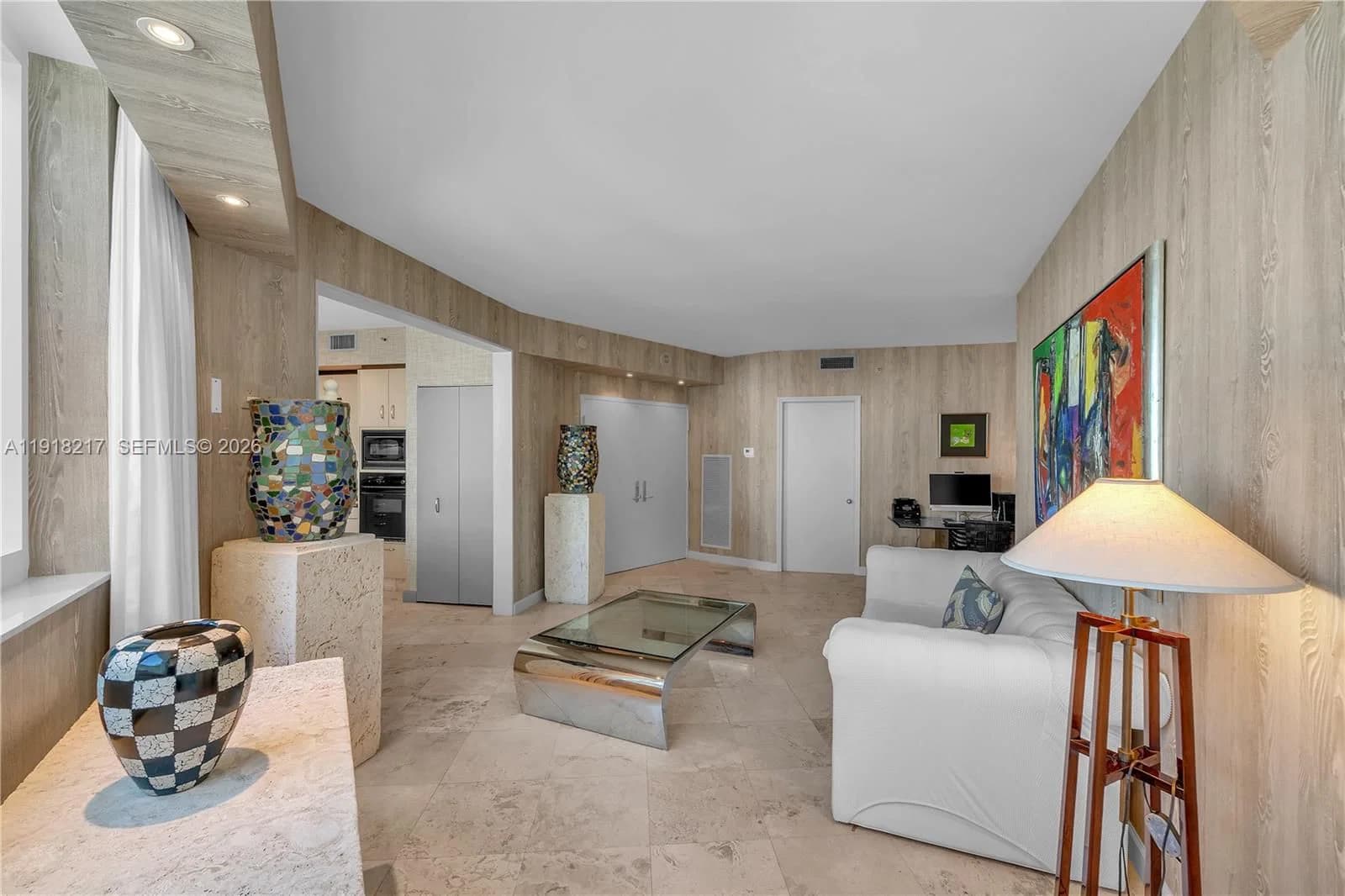 1-bedroom Condo — 300 Pointe Dr #906, Miami Beach, FL 33139