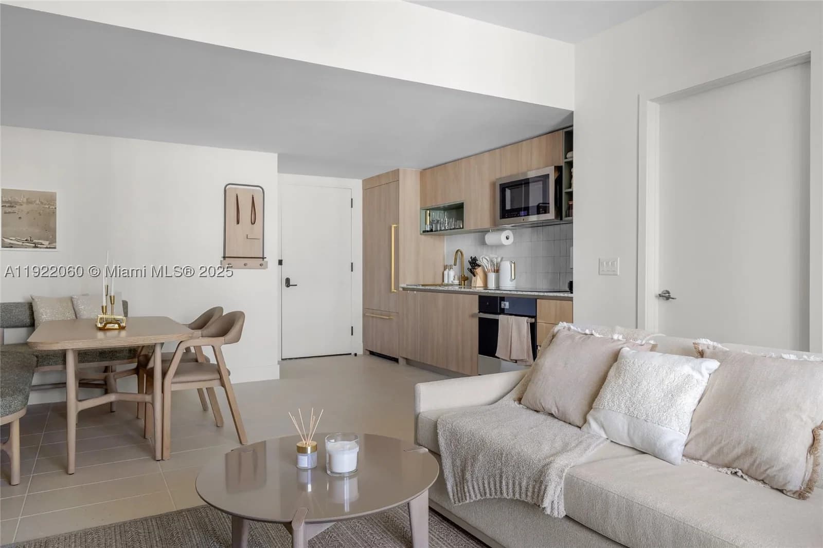 1-bedroom Condo — 159 6th St #3209, Miami, FL 33132