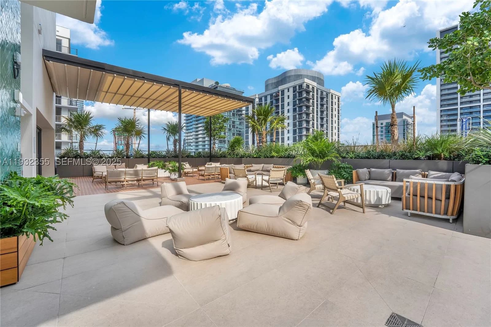 2-bedroom Condo — 11 6 Street #2201, Miami, FL 33132