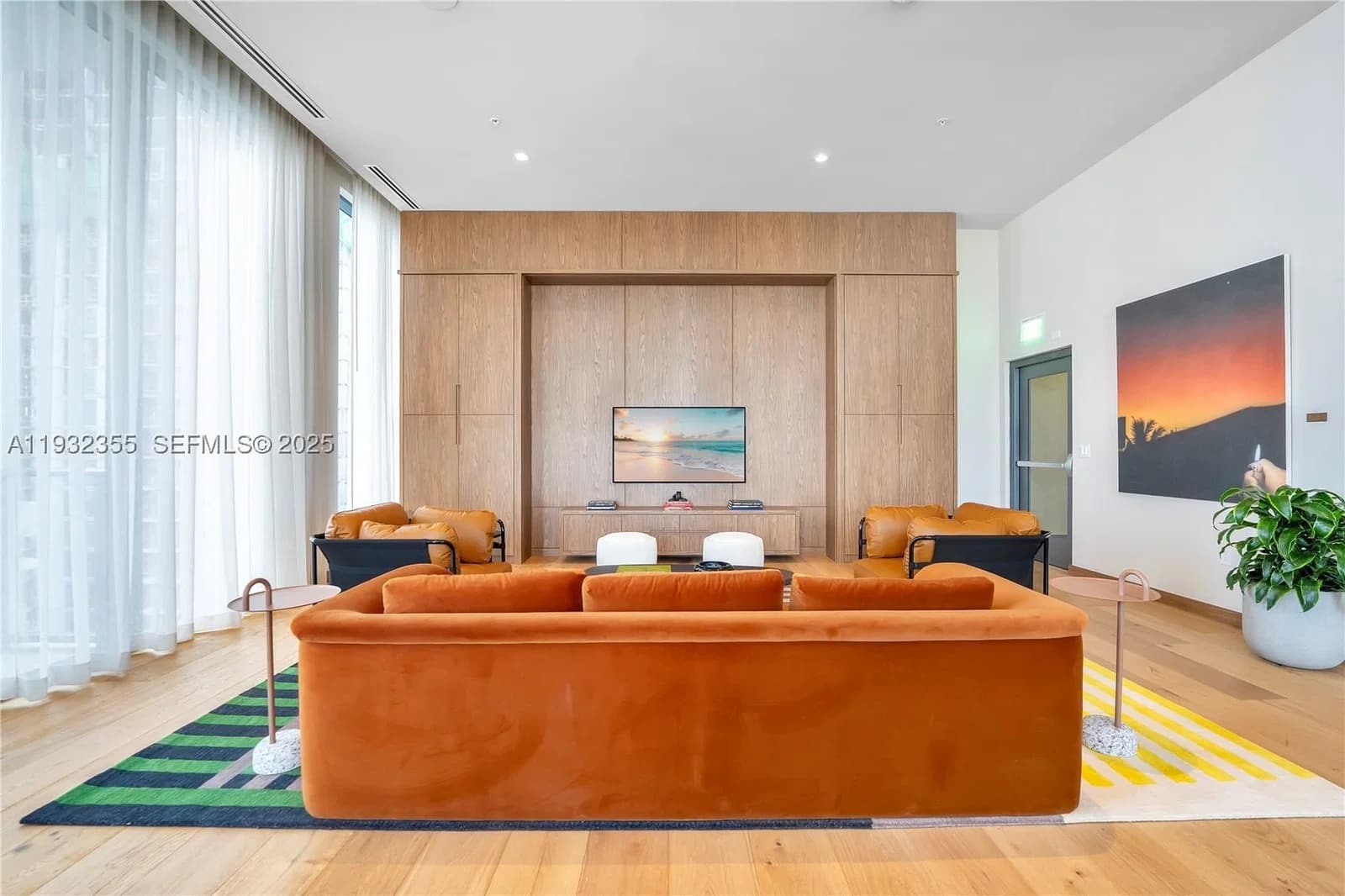 2-bedroom Condo — 11 6 Street #2201, Miami, FL 33132