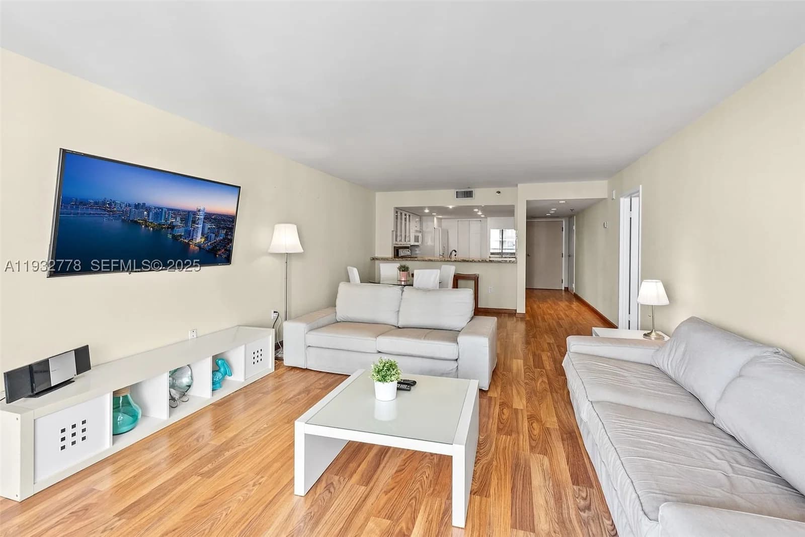 1-bedroom Condo — 555 15th St #14G, Miami, FL 33132