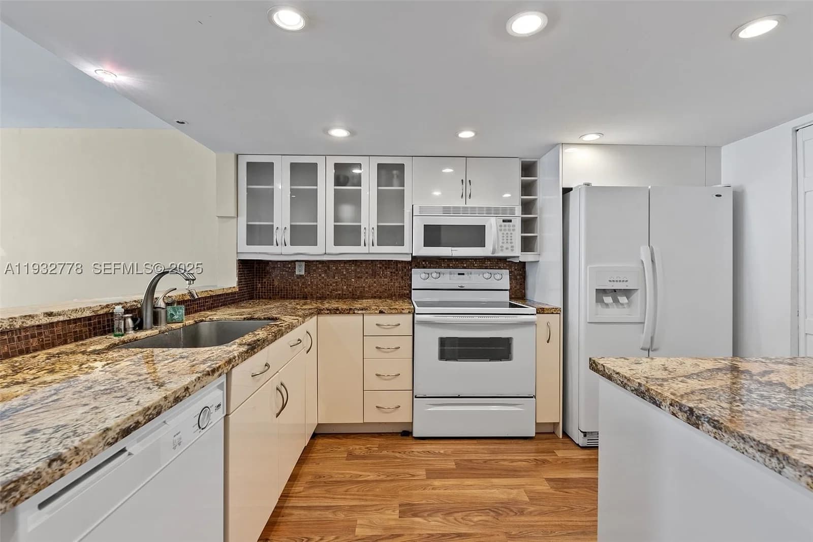 1-bedroom Condo — 555 15th St #14G, Miami, FL 33132