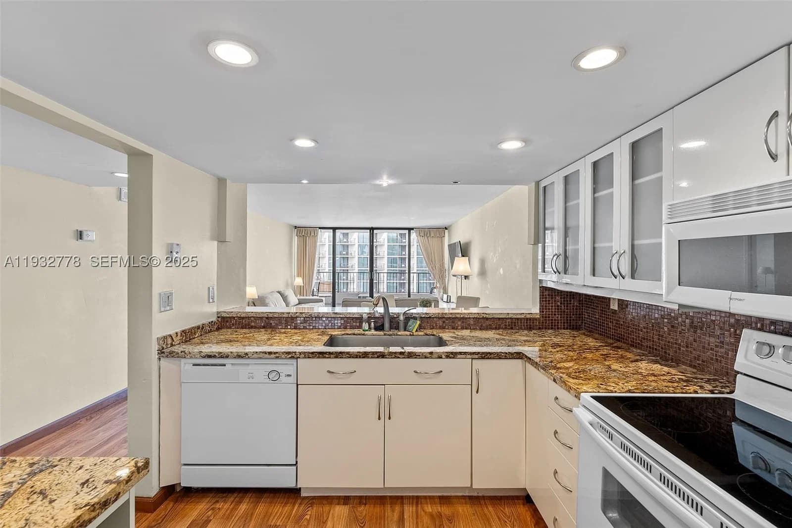 1-bedroom Condo — 555 15th St #14G, Miami, FL 33132