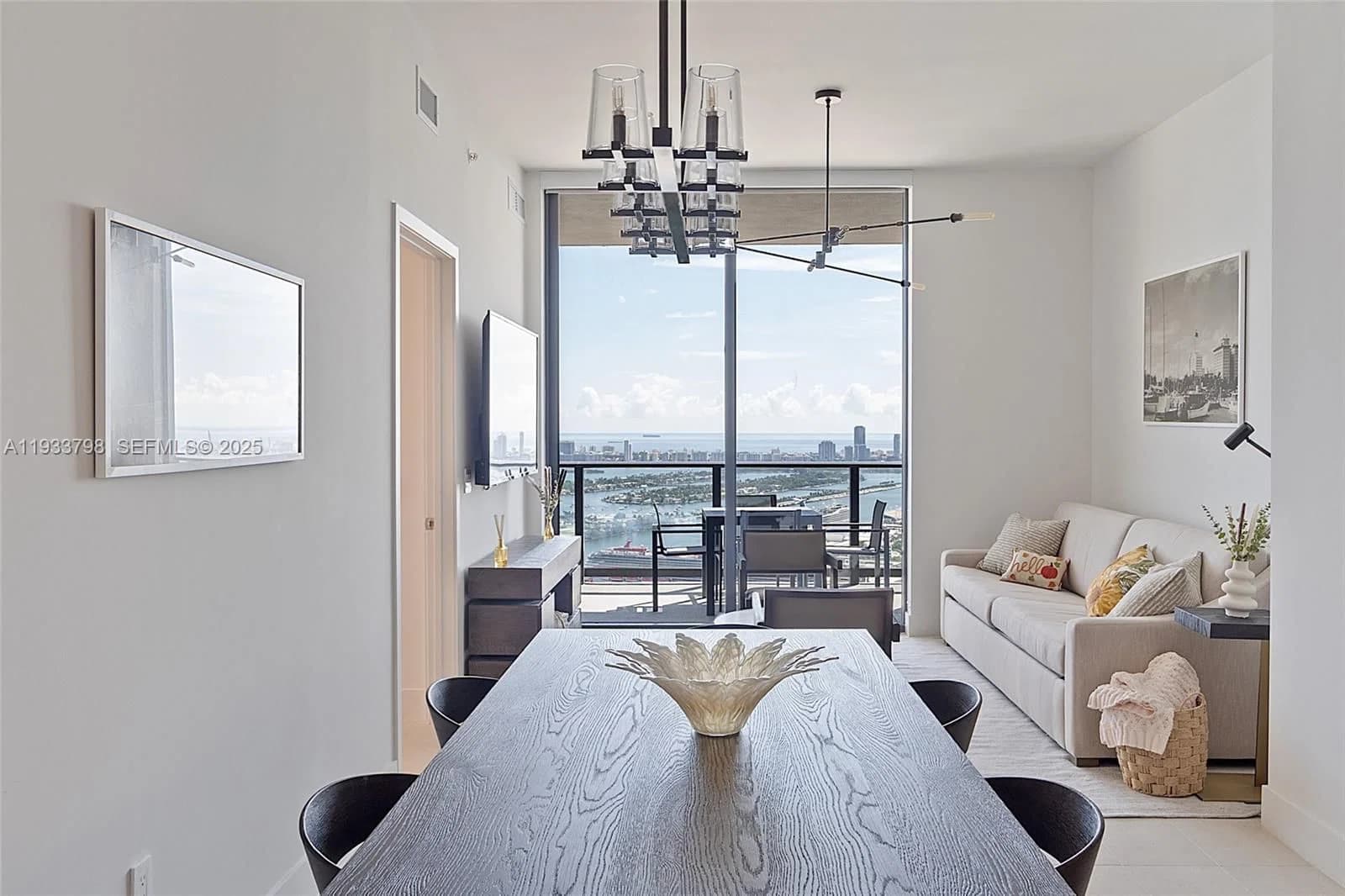 3-bedroom Condo — 159 6th St #5015, Miami, FL 33132