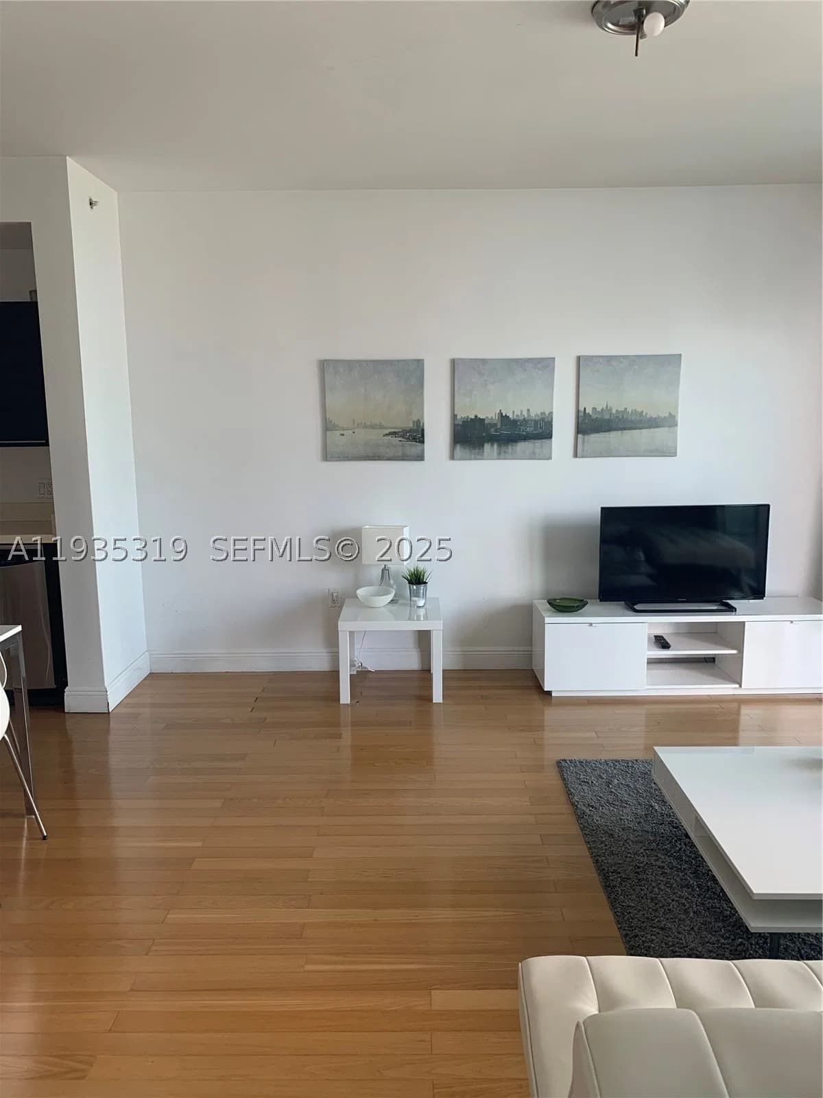 1-bedroom Condo — 90 3rd St #1211, Miami, FL 33130