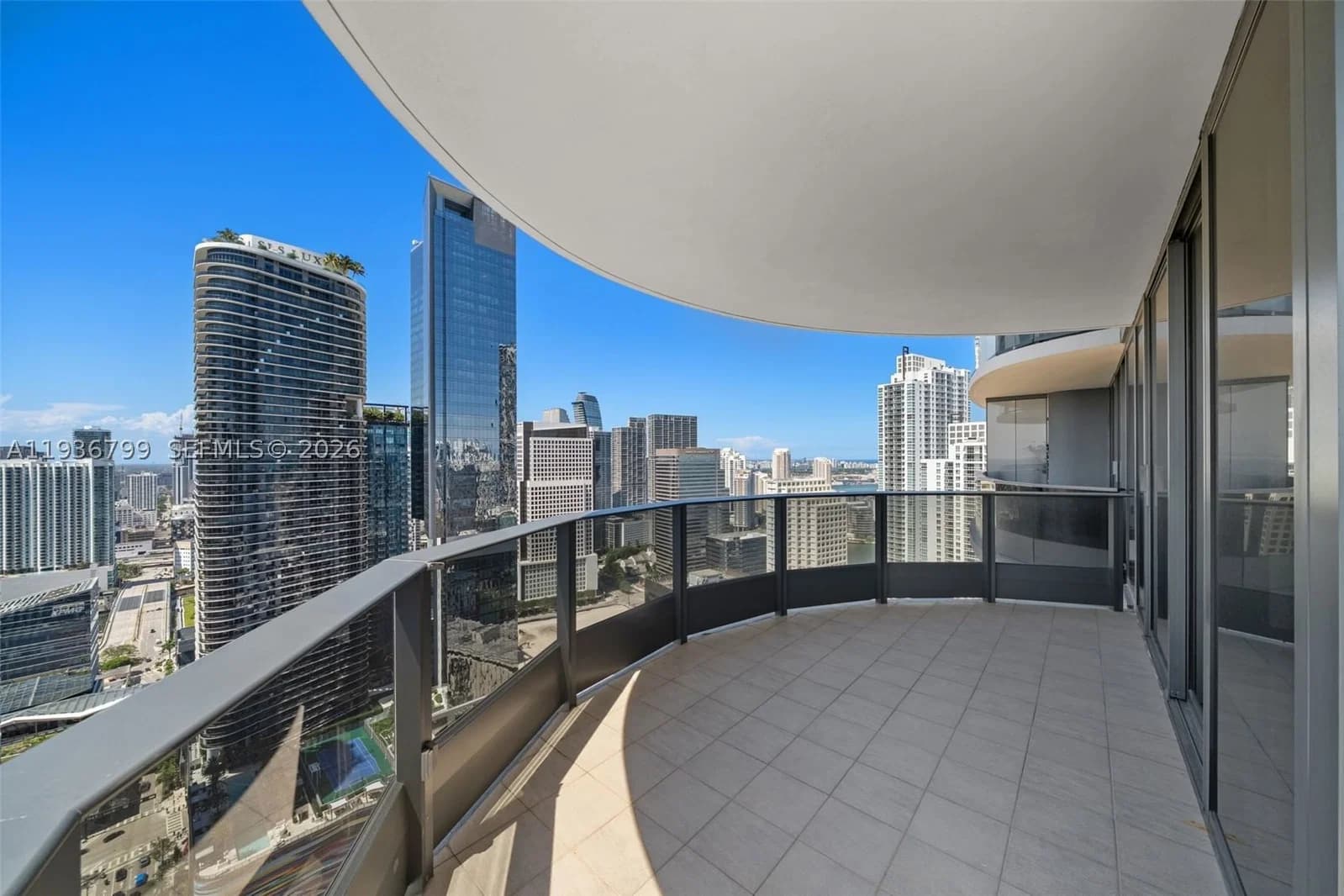 2-bedroom Condo — 1000 Brickell Plz #4212, Miami, FL 33131