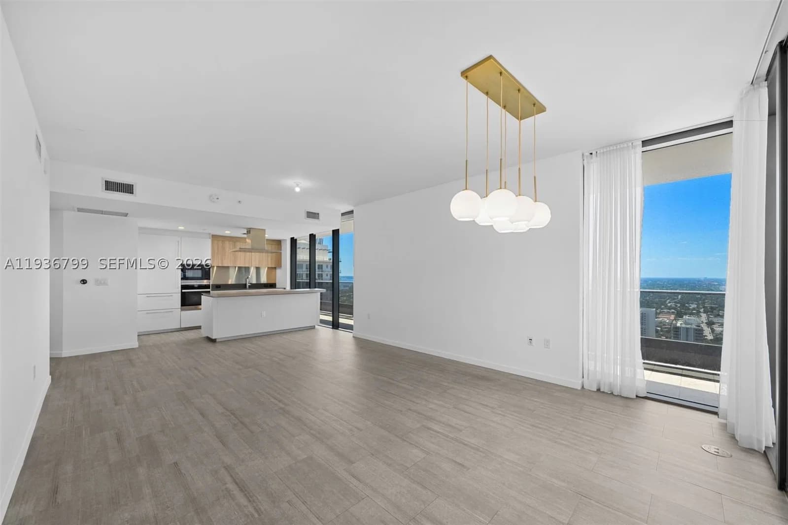 2-bedroom Condo — 1000 Brickell Plz #4212, Miami, FL 33131