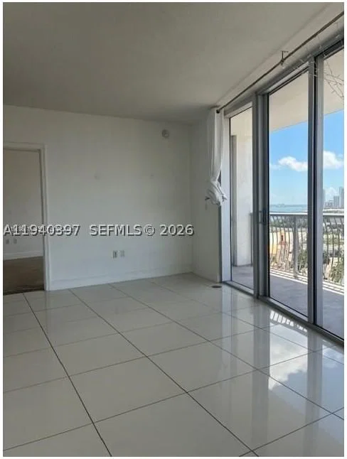 2+1 Condo — 1750 Bayshore Dr #1714, Miami, FL 33132