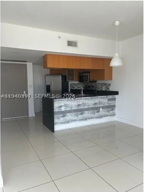 2+1 Condo — 1750 Bayshore Dr #1714, Miami, FL 33132